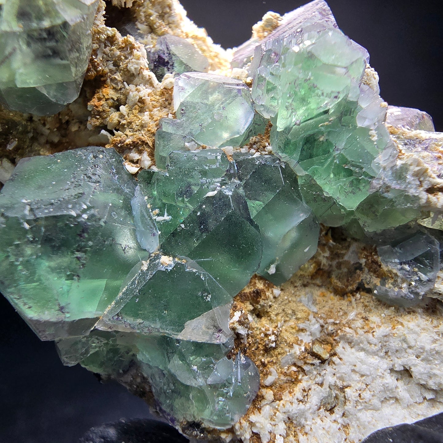Klare zonare Fluorit Würfel Orthoklas Hyalit Stufe Erongo Namibia 88*45*50mm