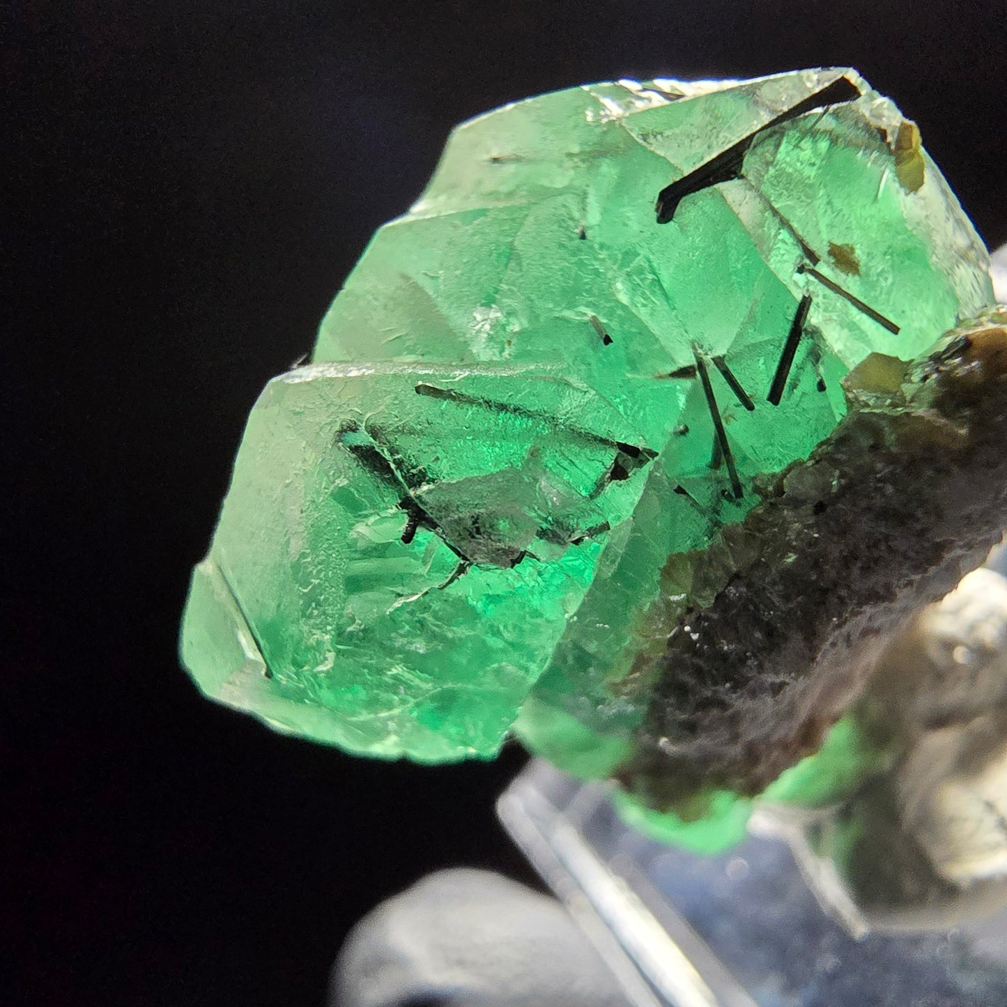 Klare Phantom Fluorit, Schörl Turmalin, Muskovit Stufe Erongo Namibia 30*24*19mm