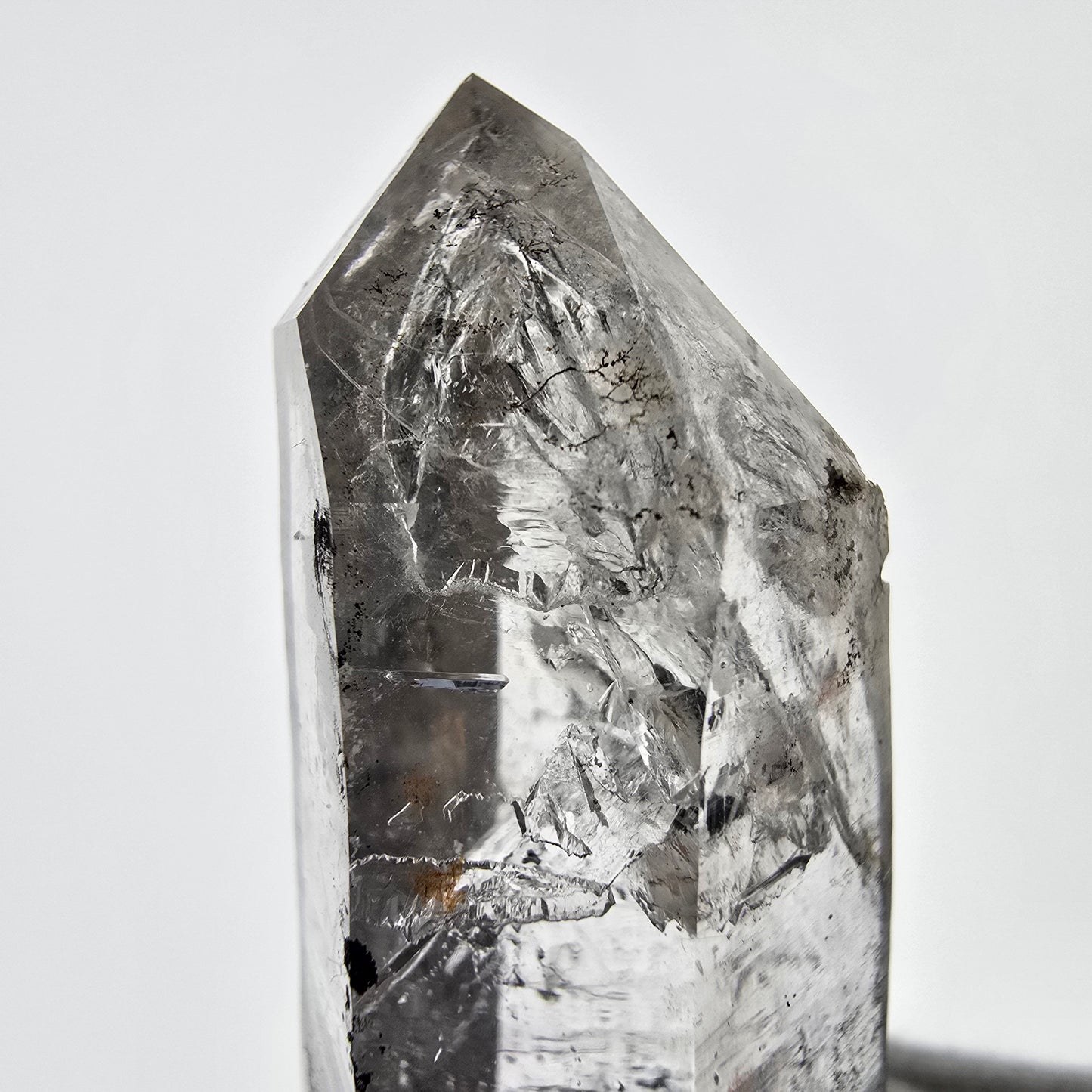 Quartz fumé squelette fantôme lémurien DT, calcite UV Valentine Pocket, Namibie 91 x 26 x 19 mm
