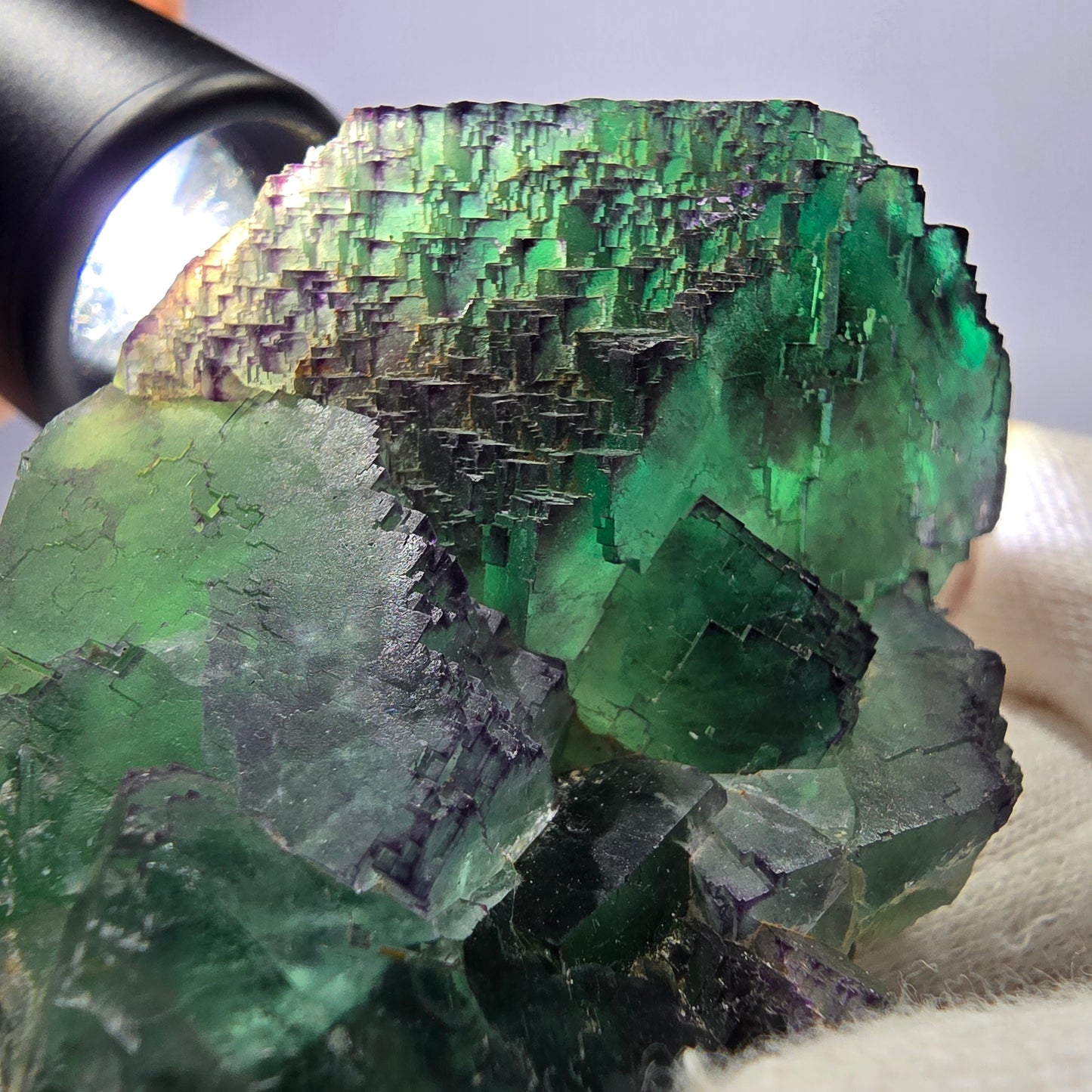 Spécimen de cube de fluorite fantôme transparent, parqueté, zonal, Okorusu, Namibie, 92 x 51 x 28 mm