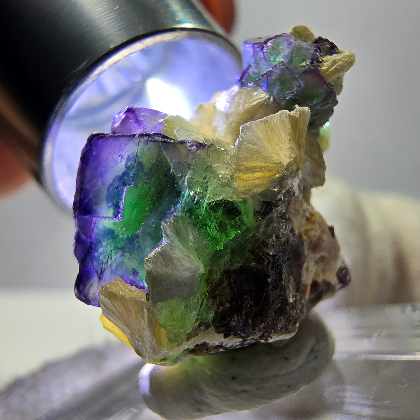 Cubes de fluorite fantôme, muscovite, quartz fumé, hyalite, Erongo, Namibie, 20 x 17 x 16 mm