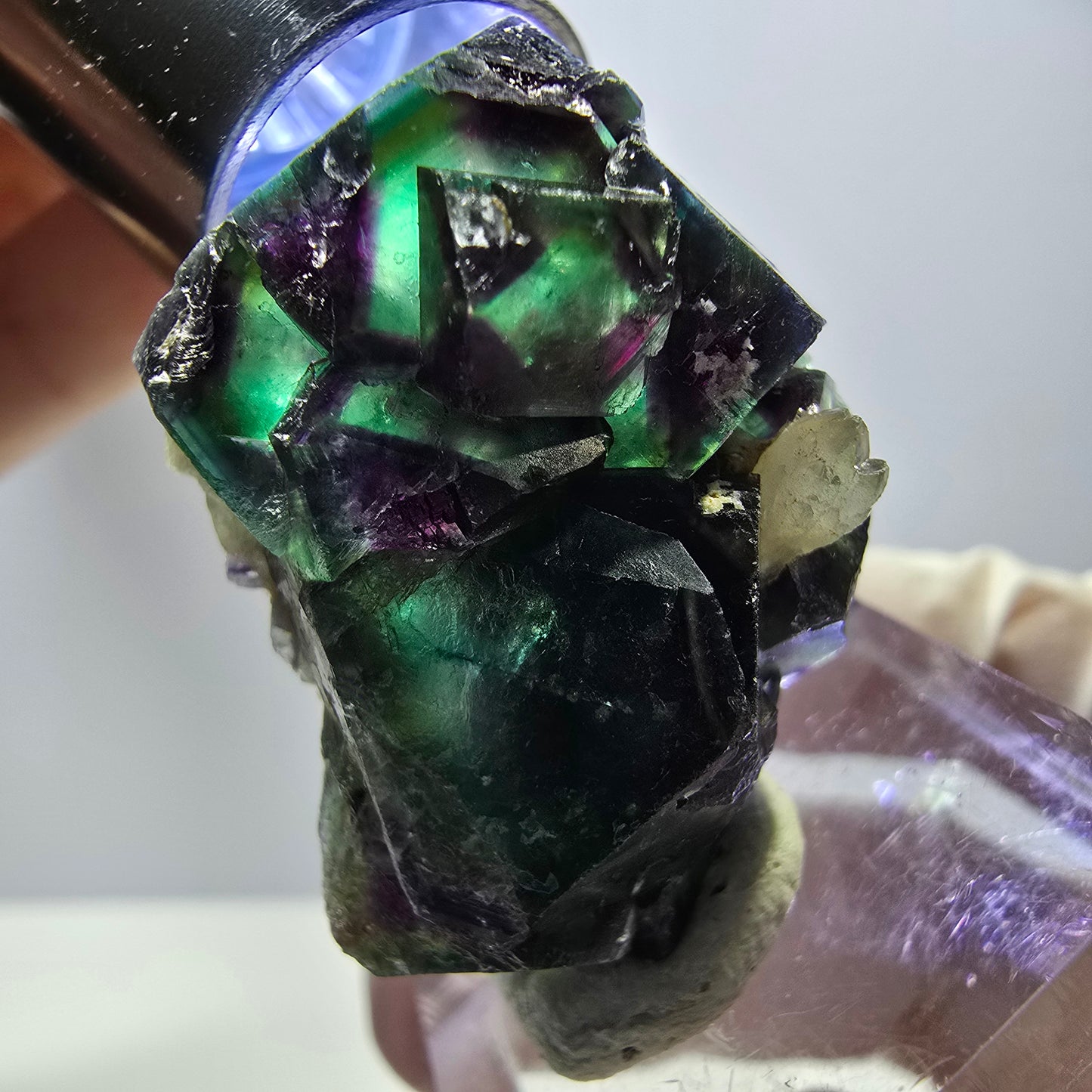 Rare cube de fluorite UV, spécimen de quartz, vert violet, Okorusu, Namibie 32 x 26 x 15 mm
