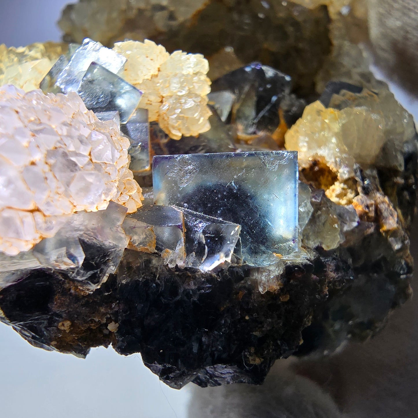 Grand cube de fluorite fantôme, spécimen de quartz bleu vert violet Okorusu, Namibie 95 x 68 x 58 mm
