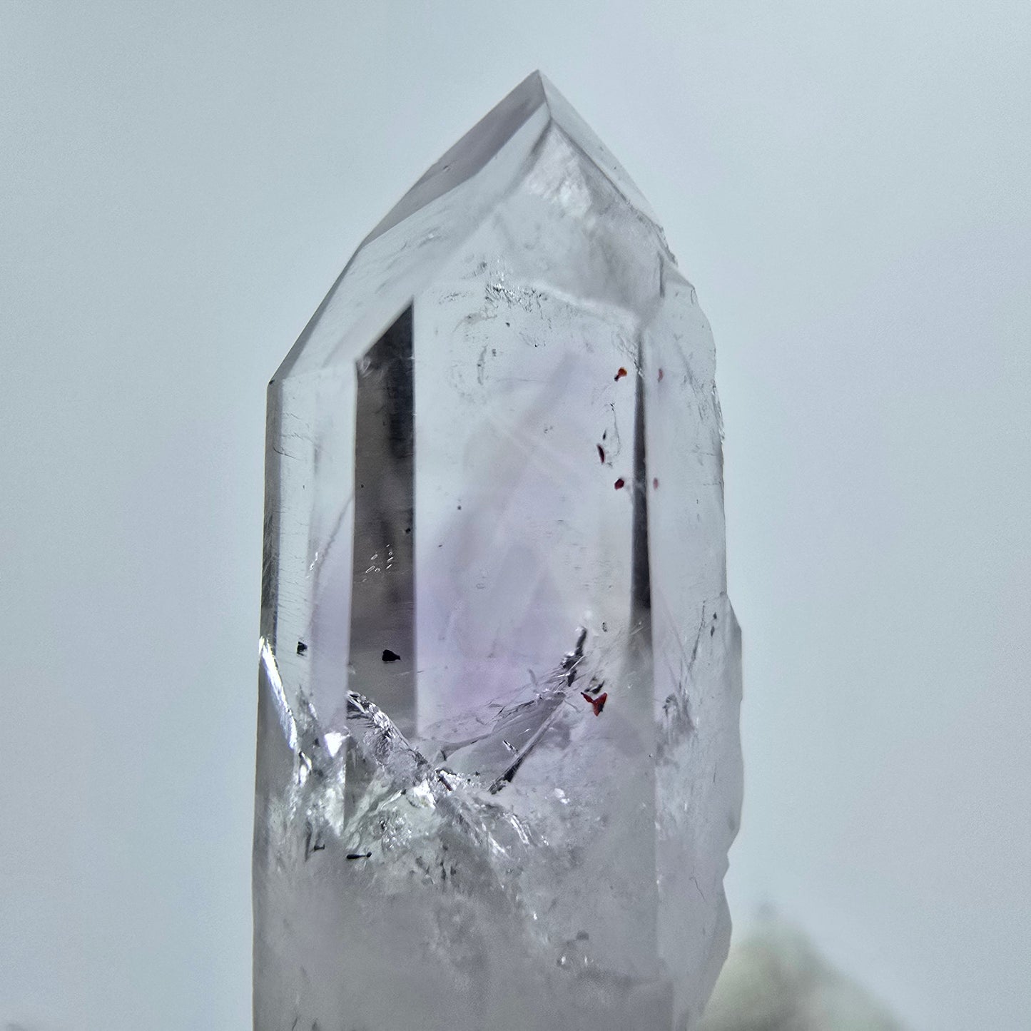 Phantom Amethyst Kristall mit Hämatit Streep Mine Goboboseb Namibia 30*12*9mm