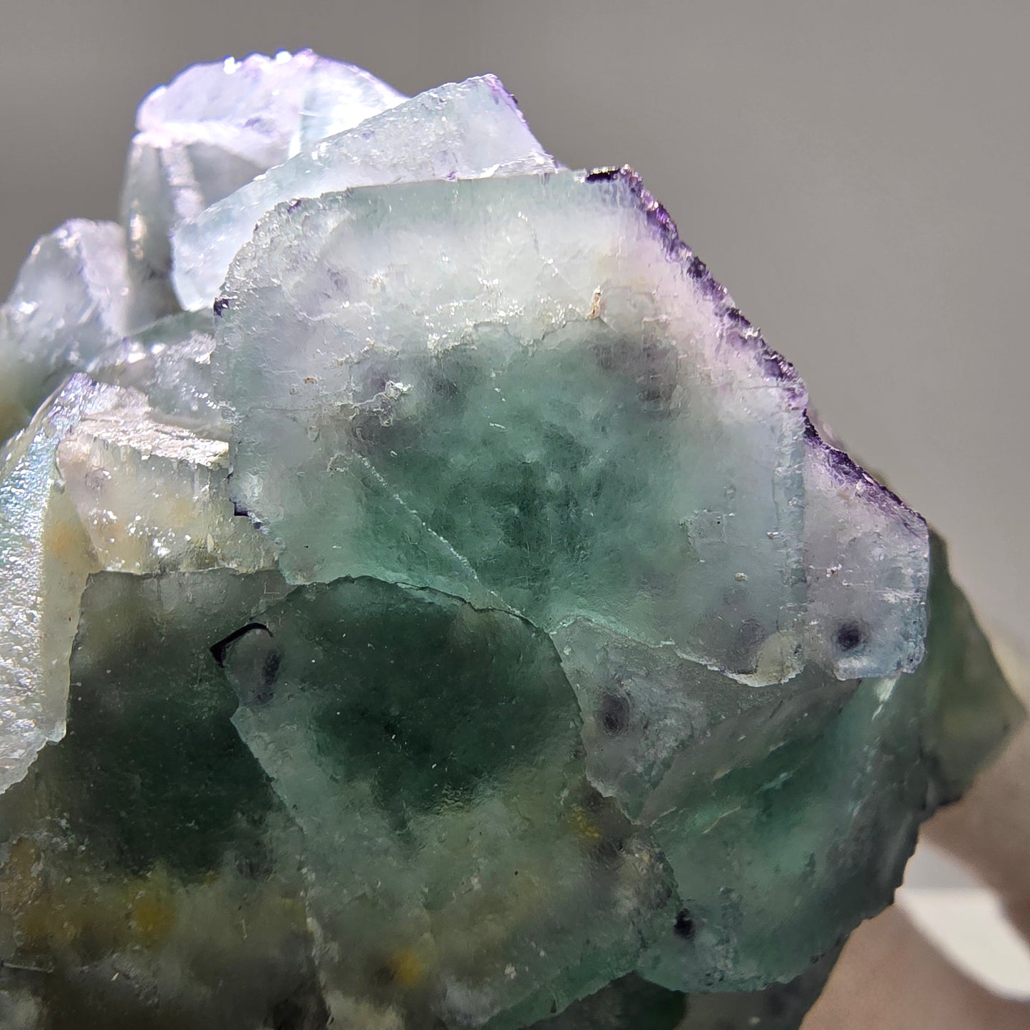 Seltene Phantom Fluorit Würfel Stufe grün lila zonar Okorusu, Namibia 75*69*44mm