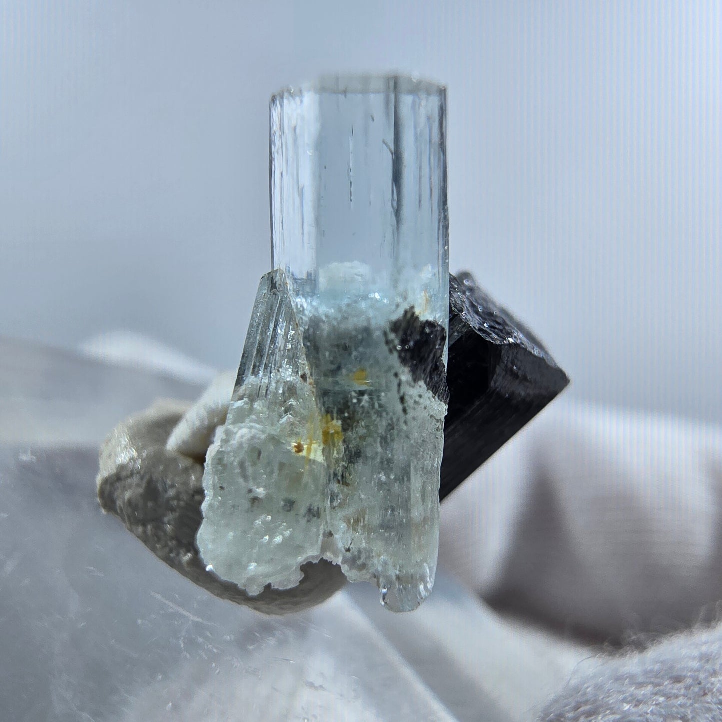 Aigue-marine de Setlene, tourmaline de Schörl, stade orthose Erongo, Namibie 16*14*10 mm