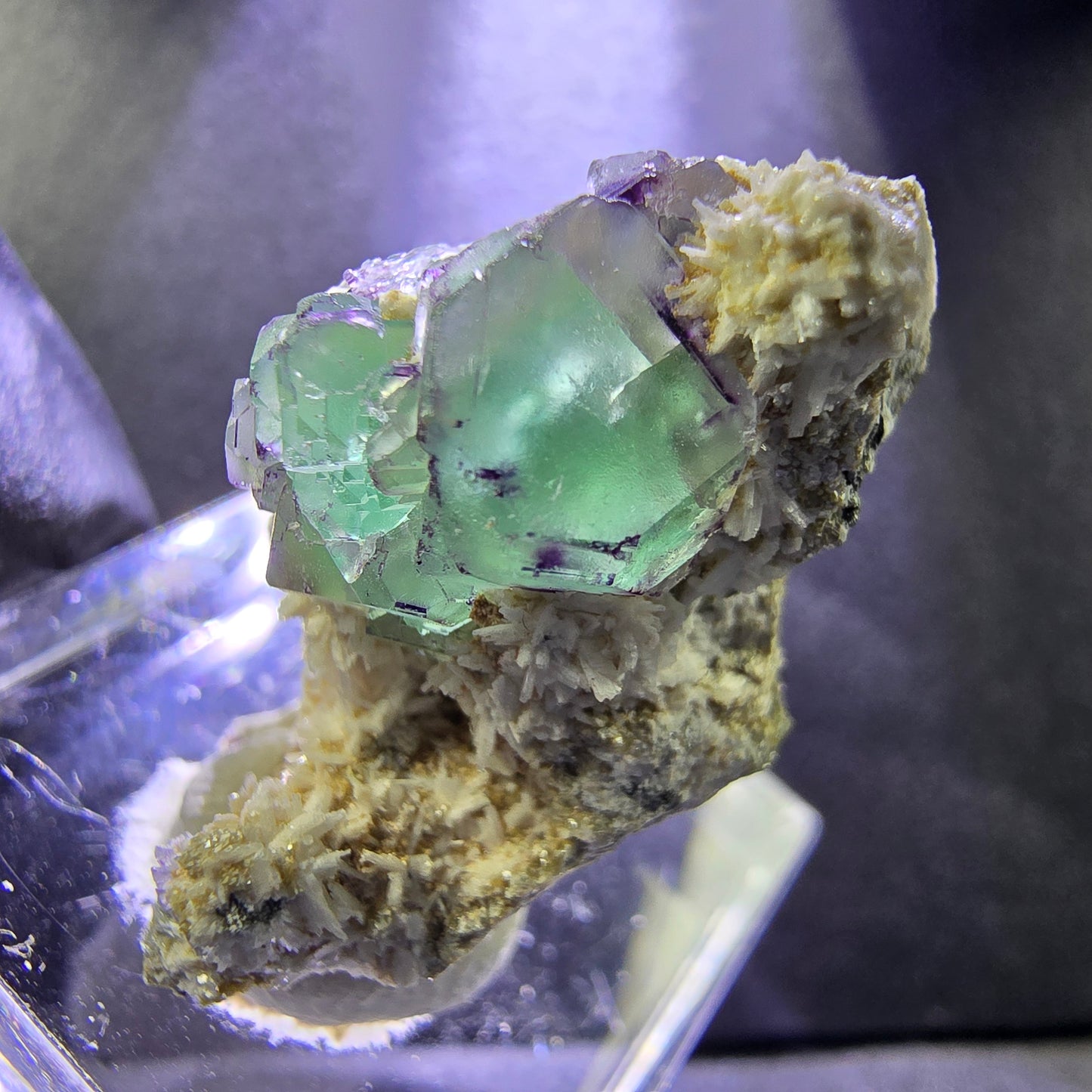 Octaèdre de fluorite fantôme, marche d'orthose muscovite 29*18*17mm Erongo, Namibie