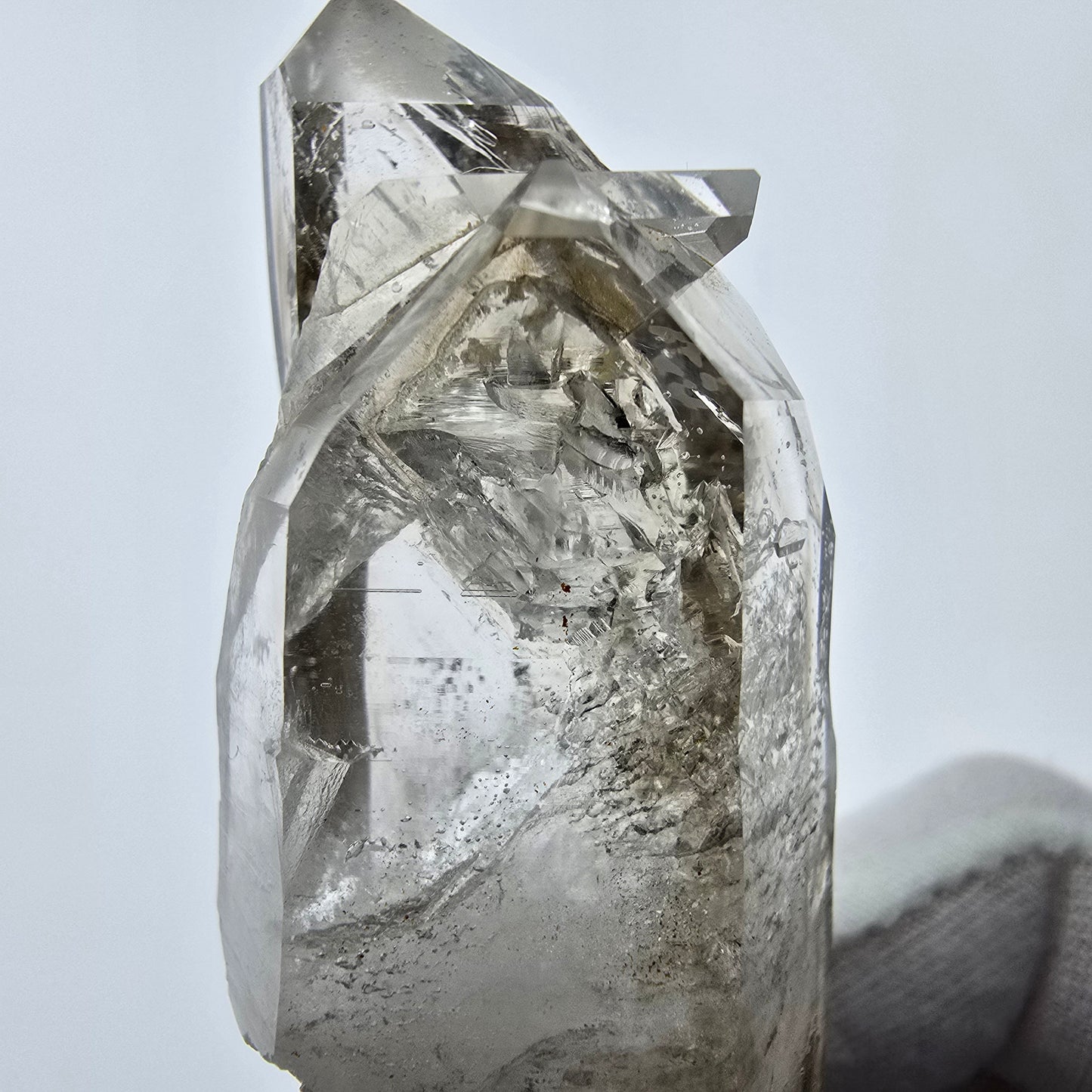 Enhydro Phantom Smoky Quartz Sceptre Tip 3x Bubble Goboboseb, Namibie 61*26*20mm