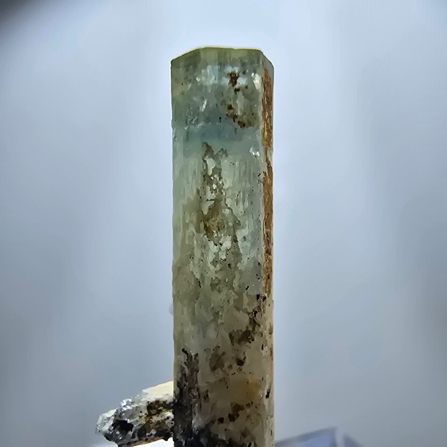 Cristal d'aigue-marine X rare, bleu Erongo, Namibie 26*8*4mm