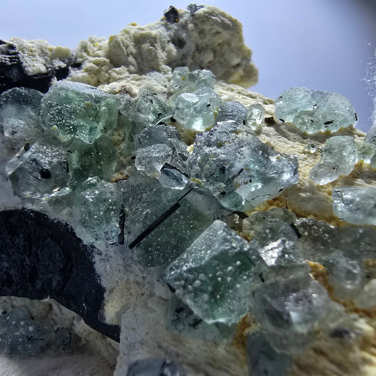 Phantom Fluorit Würfel zonal, Orthoklas, Schörl Turmalin Erongo, Namibia 77*52*30mm