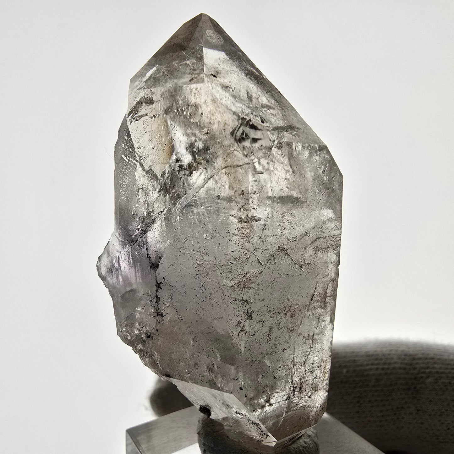 Sceptre de poche Saint-Valentin en améthyste fantôme squelette, Namibie 58 x 31 x 19 mm