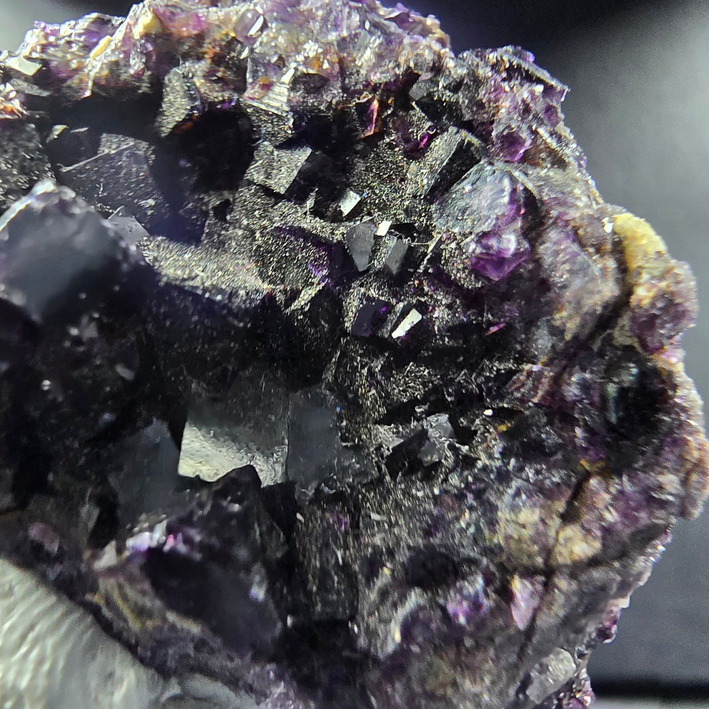 Seltene Fluorit Würfel Stufe lila 43*34*20mm Okorusu, Namibia Mineraliensammlung
