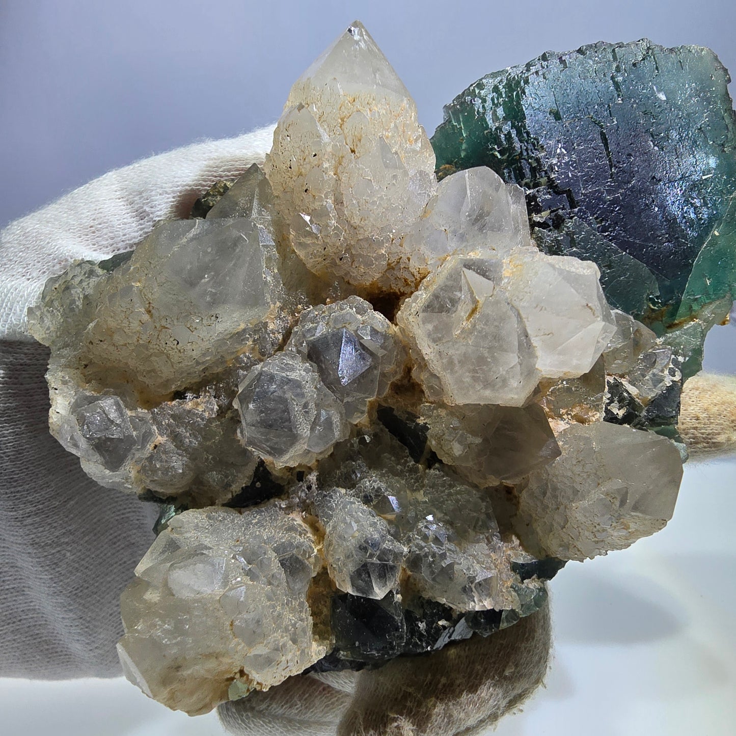 Grand spécimen de quartz parqueté en cube de fluorite fantôme Okorusu Namibie 134 x 89 x 44 mm