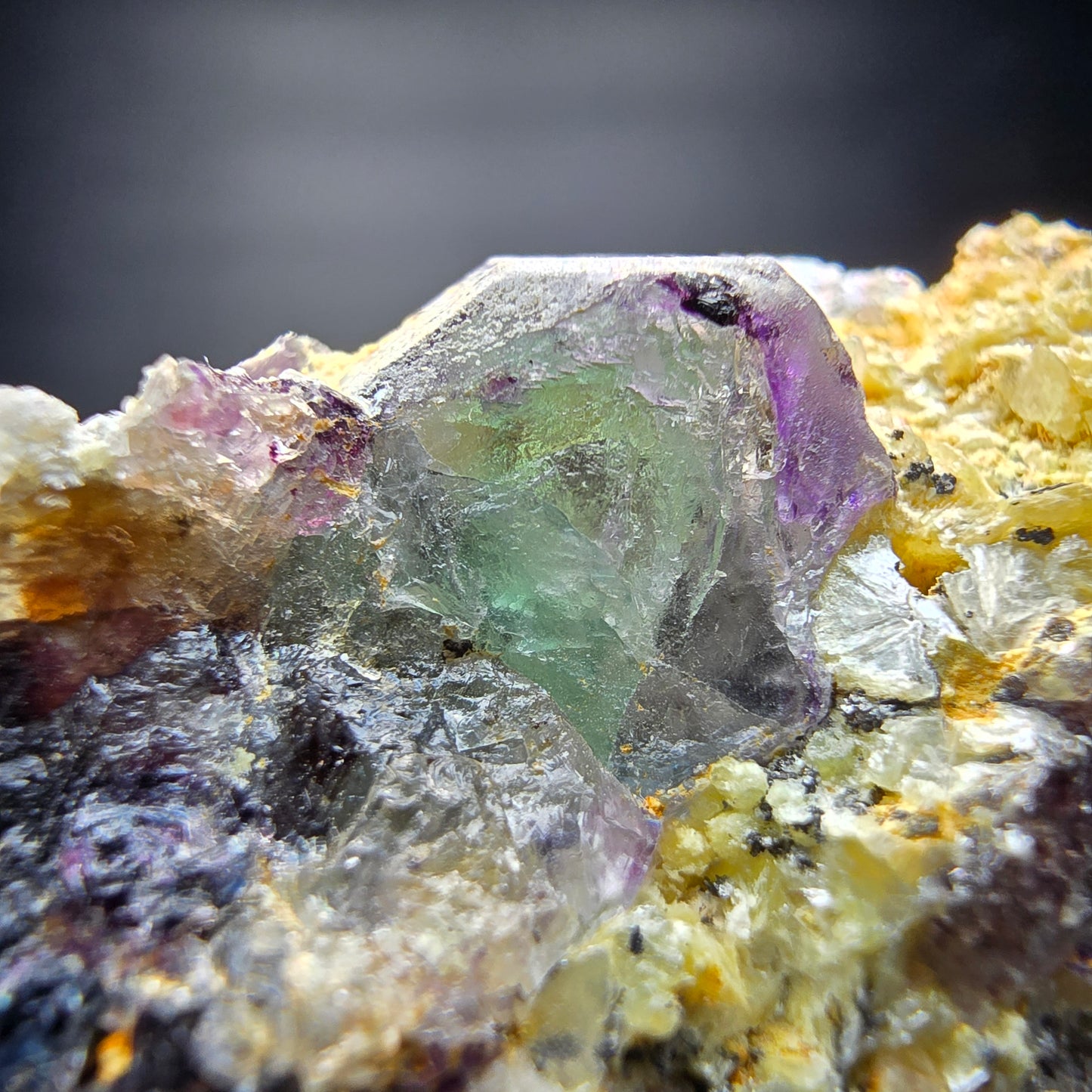 Zonare Phantom Fluorite vert violet marron cube étape Erongo namibie 53*30*32mm
