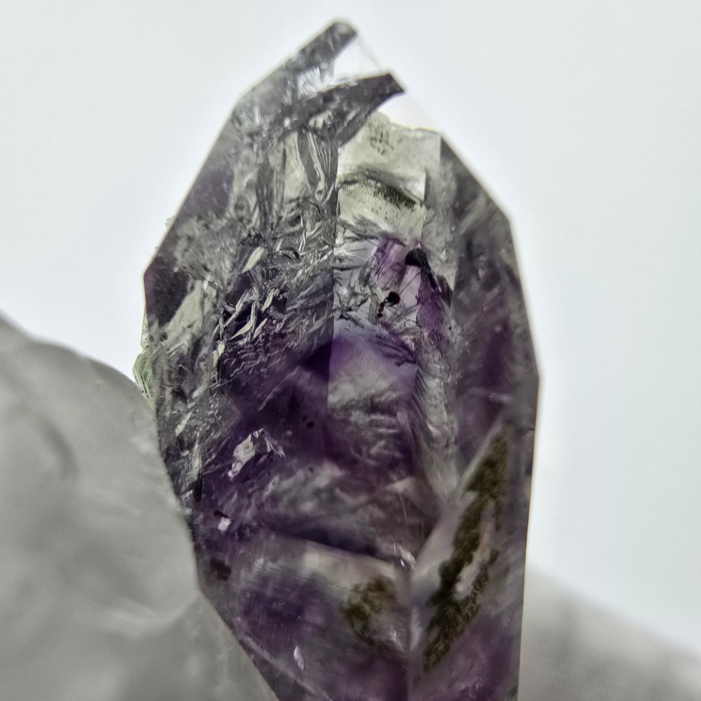 Enhydro Harlequin Améthyste Préhnite UV Calcite Streep Mine Gobo. Namibie 37*31*19mm
