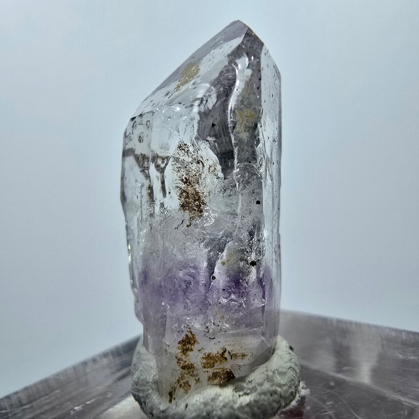 Améthyste fantôme avec hématite, mine Streep, Goboboseb, Namibie, 27 x 13 x 10 mm