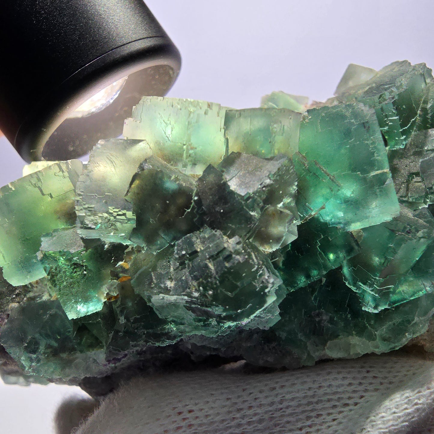 Grand spécimen de cube de fluorite fantôme, parqueté zonal Okorusu Namibie 99*62*47mm