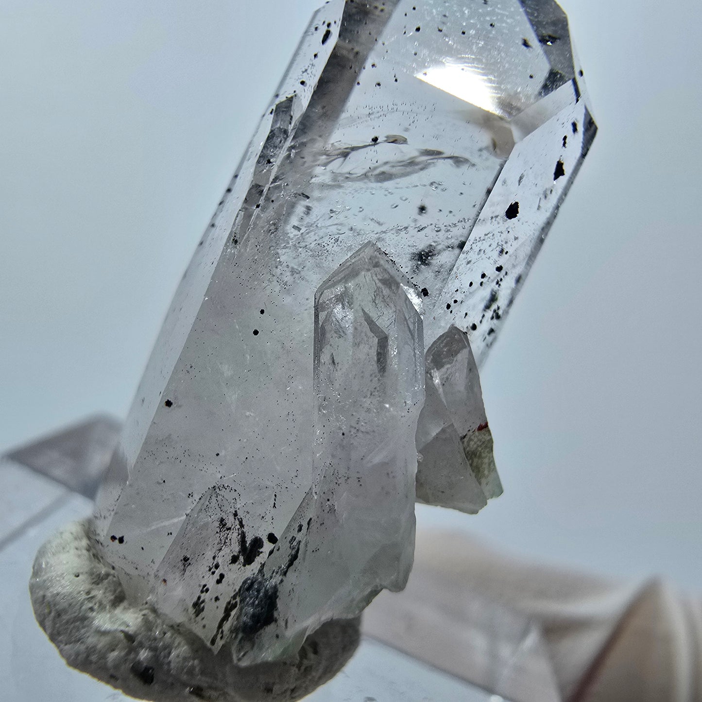 Quartz hématite transparent Point Streep Mine, Goboboseb, Namibie 29 x 14 x 10 mm