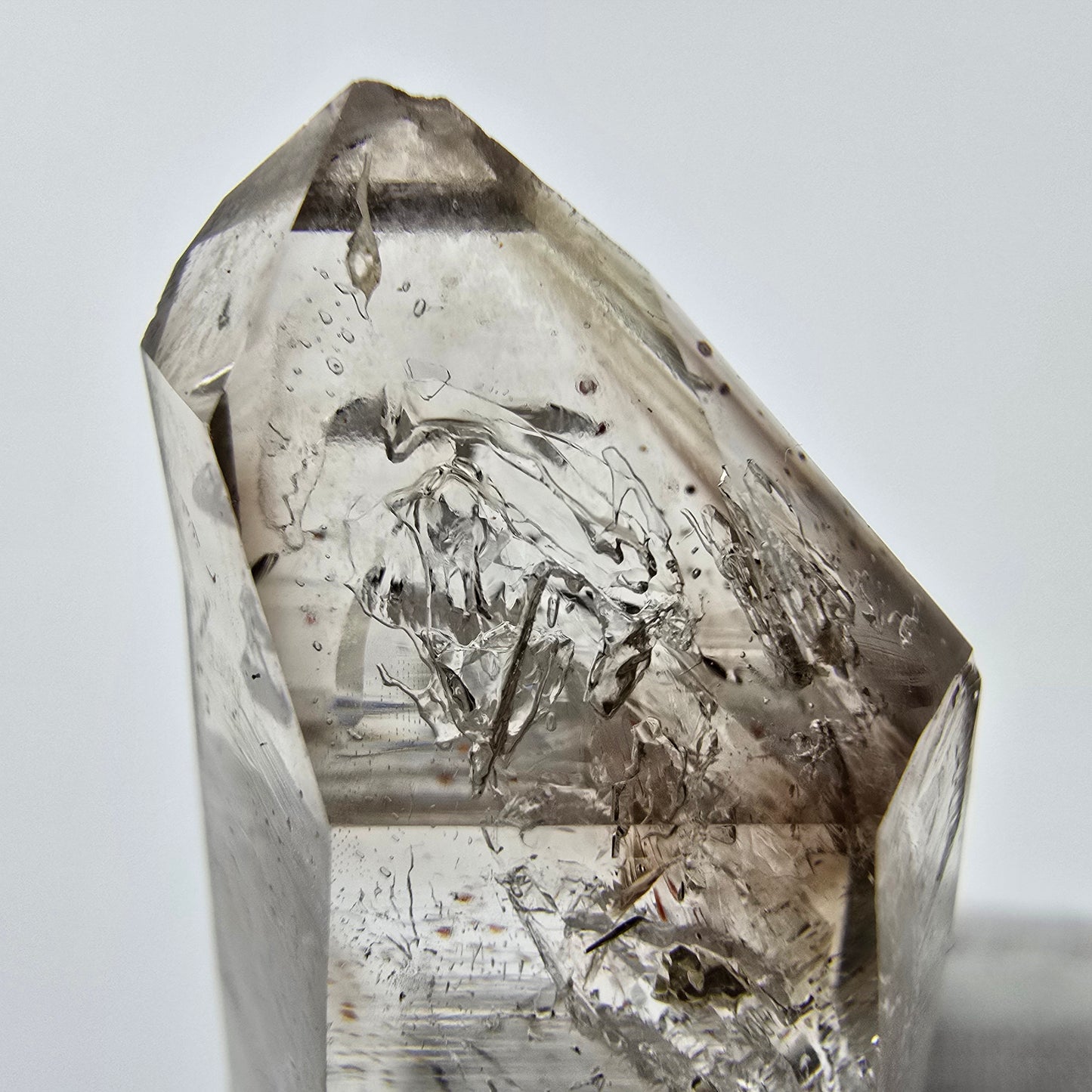 Enhydro Phantom Rauchquarz Eisen Spitze 1x Blase Goboboseb, Namibia 47*22*13mm
