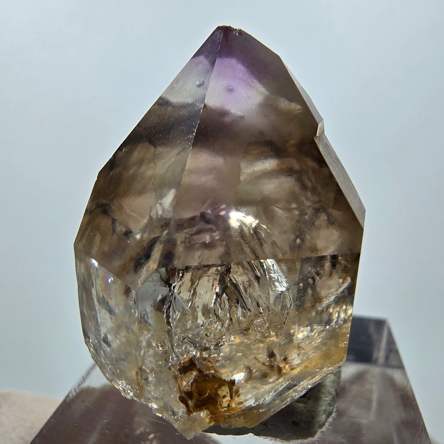 Pointe de sceptre en améthyste fantôme de Goboboseb, Namibie, 30 x 24 x 19 mm