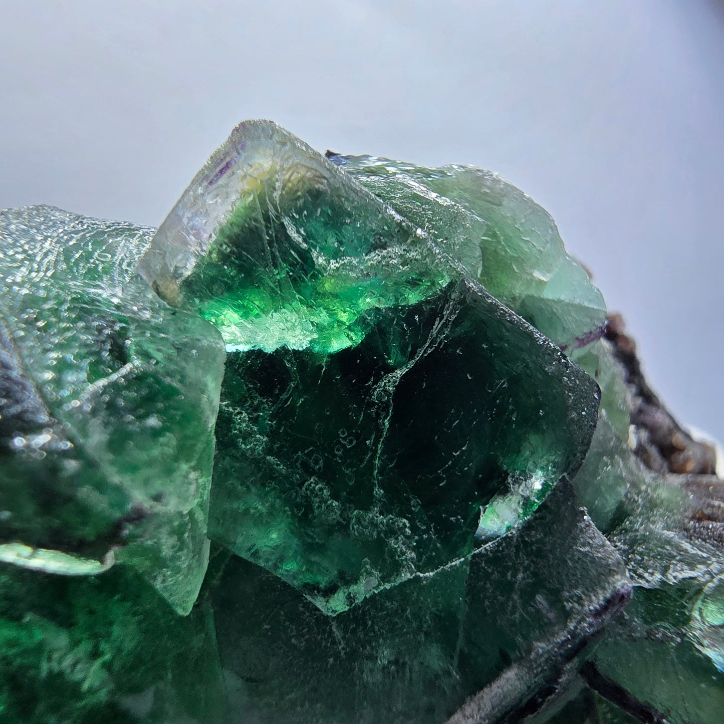 Fluorite fantôme, muscovite, hyalite, tourmaline Schörl, Erongo, Namibie, 49 x 38 x 30 mm