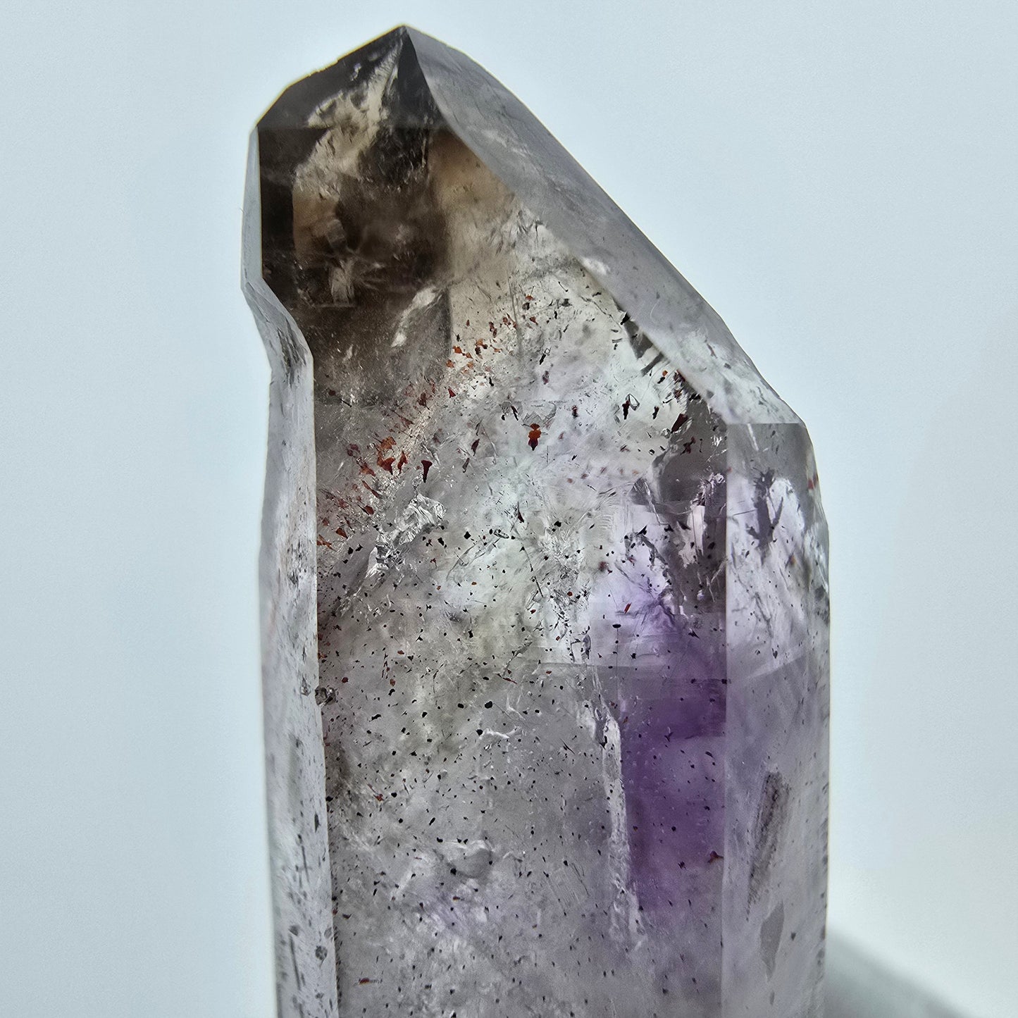 Harlekin Phantom Amethyst Zepter Stufe Goboboseb, Namibia 40*22*16mm, Sammlung