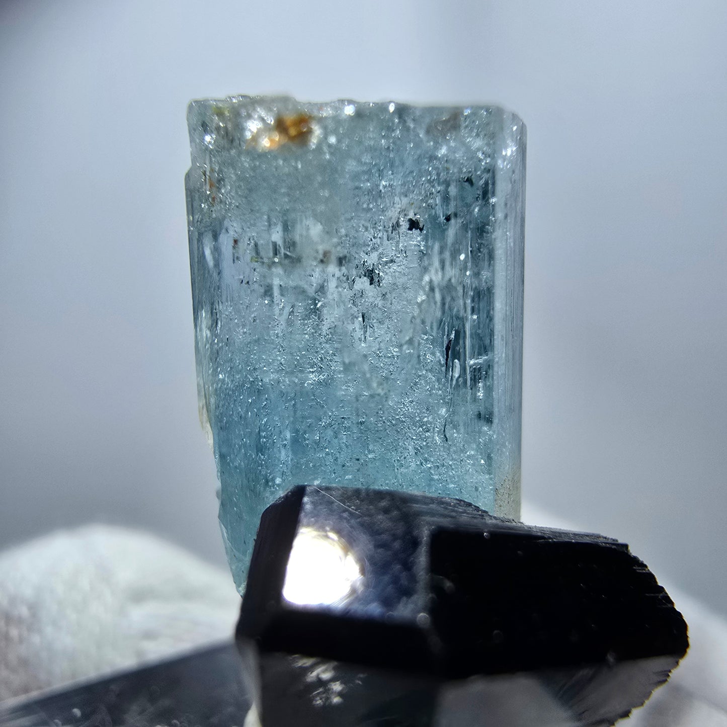 Seltener Aquamarin X mit Schörl Turmalin Erongo, Namibia 23*14*13mm