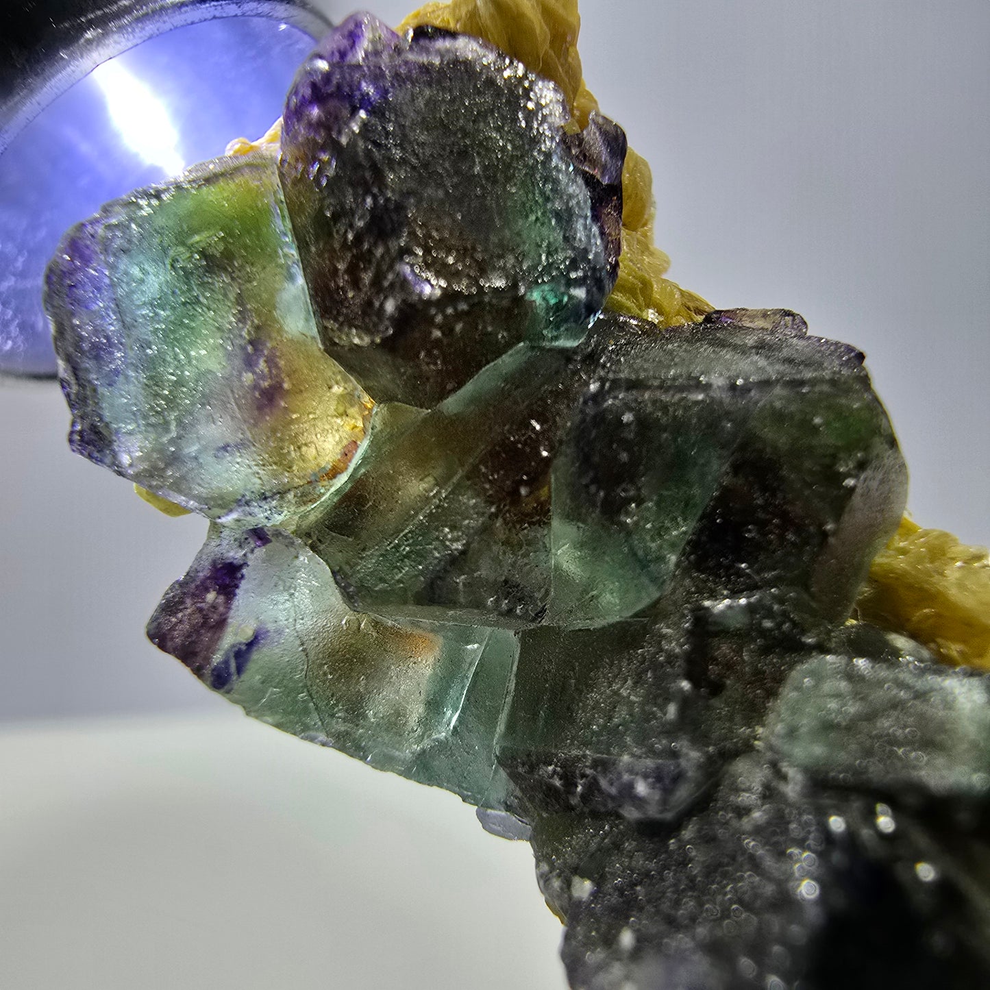 Cube de fluorite fantôme, zonal, spécimen de muscovite, Erongo, Namibie, 38 x 21 x 19 mm