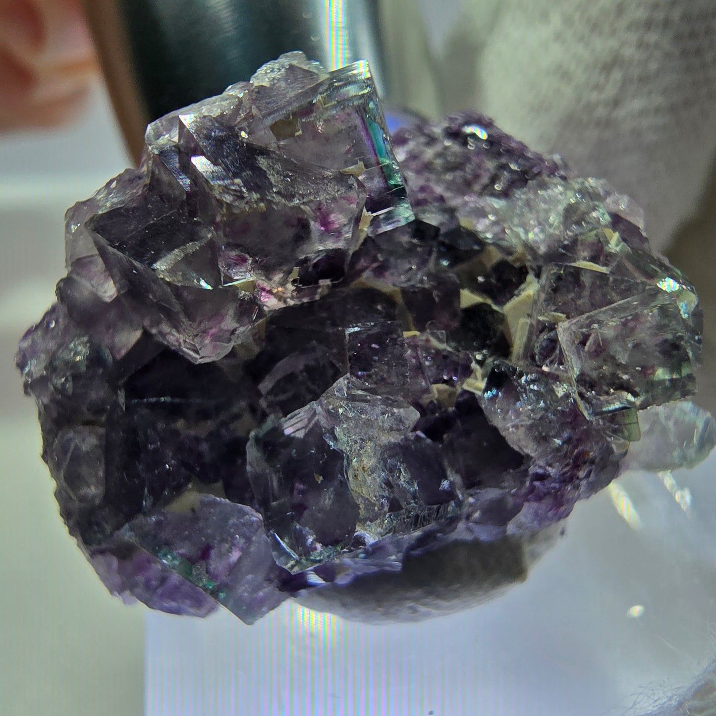 Spécimen de cube de fluorite fantôme transparente, vert-violet zonal, Okorusu, Namibie, 27 x 20 x 12 mm