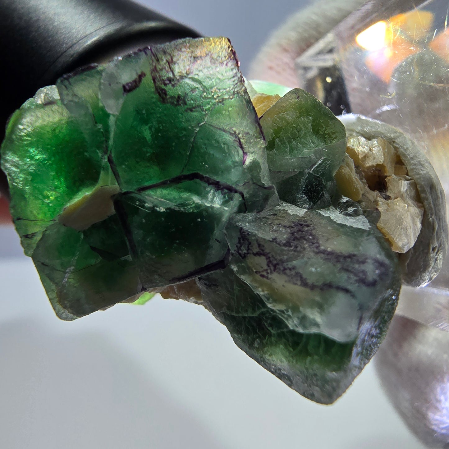 Cube de fluorite fantôme zonal, muscovite, spécimen d'hyalite, Erongo, Namibie, 34 x 28 x 22 mm