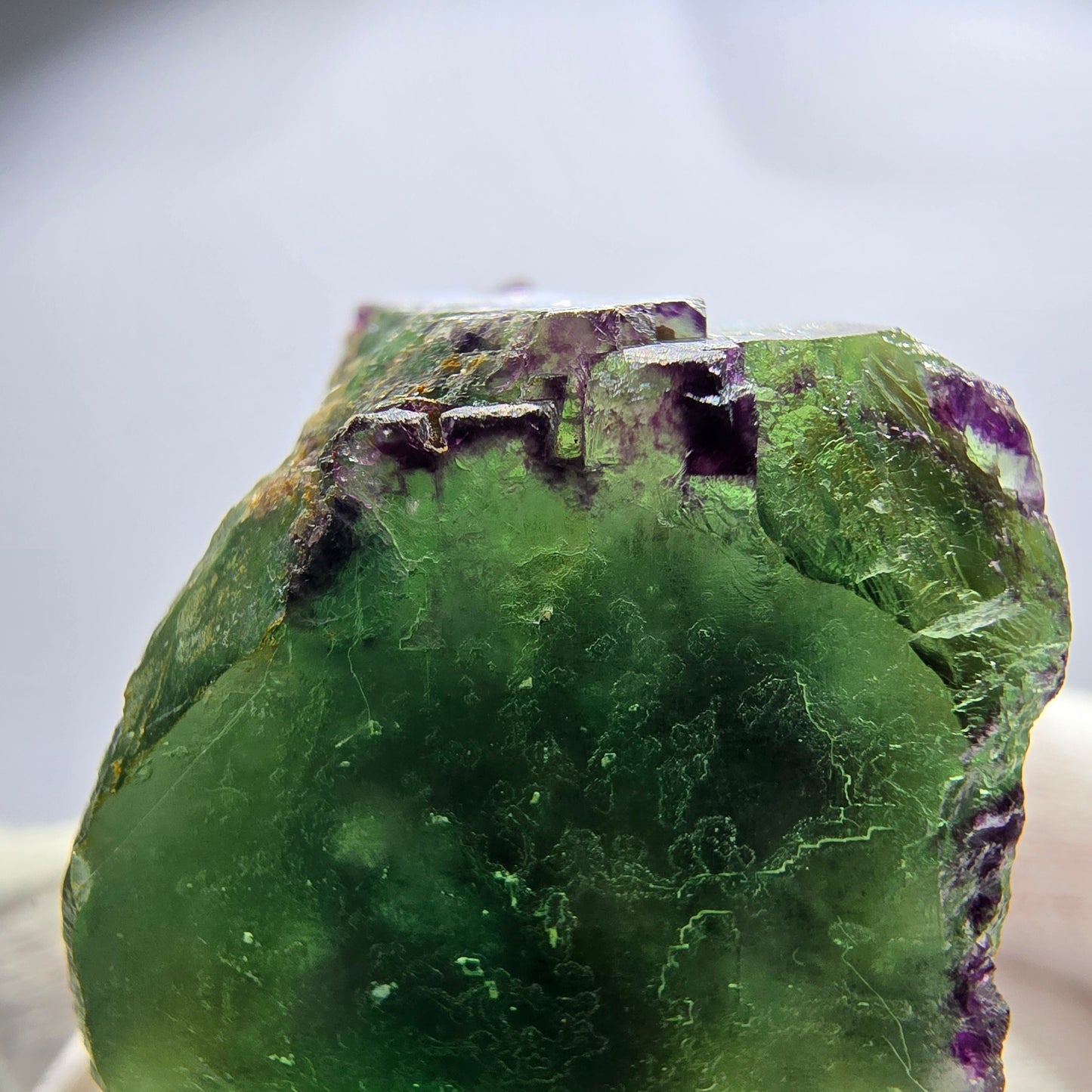 Rare cube de fluorite fantôme, vert violet zonal Okorusu, Namibie 38*35*30mm