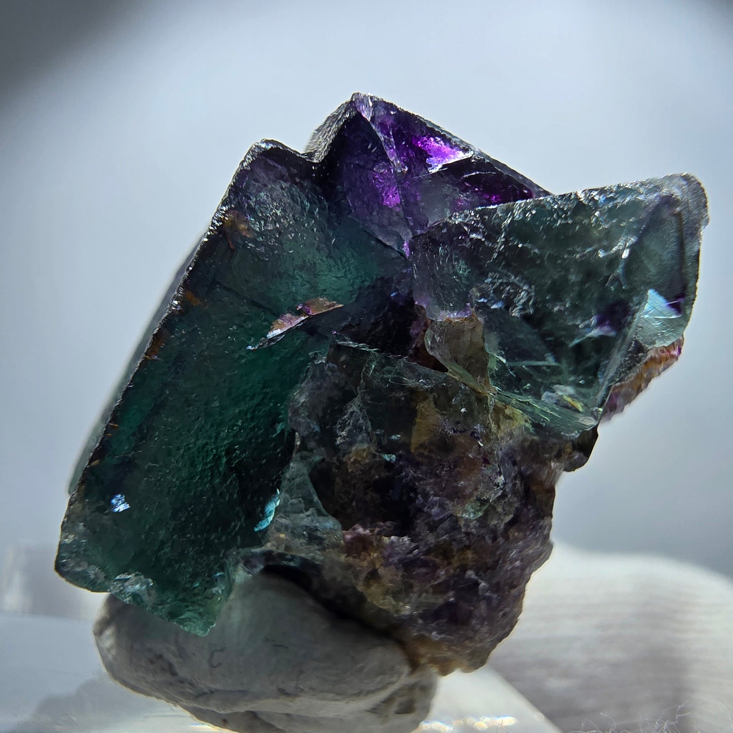 Spécimen rare de cube de fluorite fantôme, vert zonal et violet, Okorusu, Namibie, 35 x 26 x 20 mm