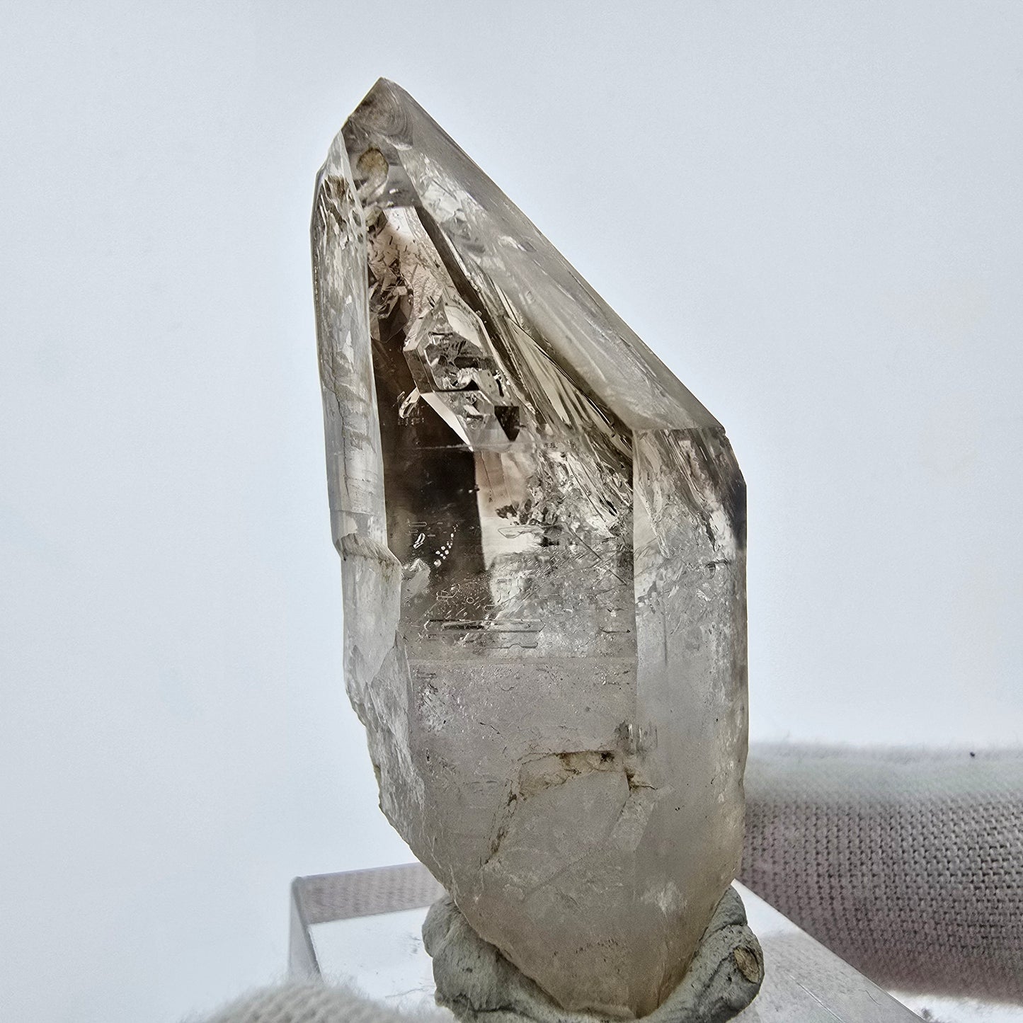Enhydro Phantom Smoky Quartz Sceptre Tip 2x Bubble Goboboseb, Namibie 50*26*20mm
