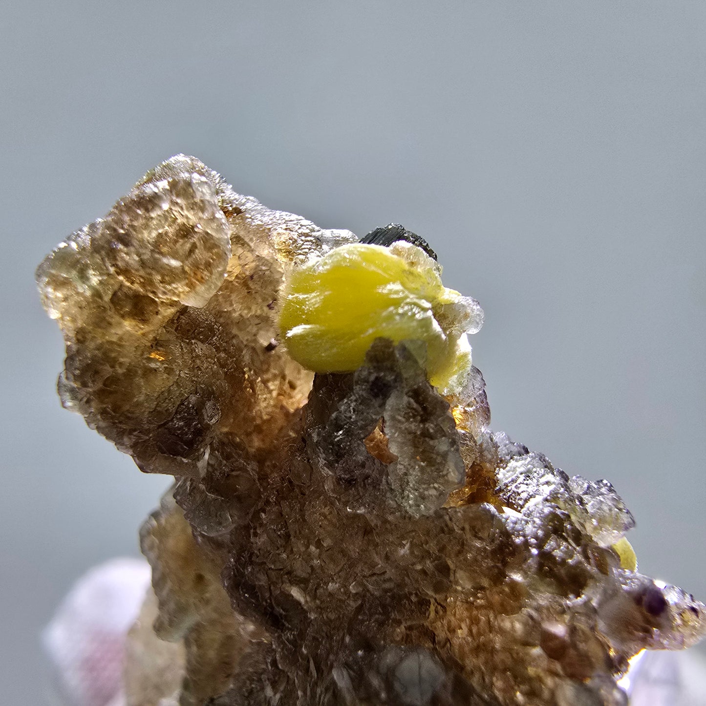 Phantom Fluorit Würfel grün braun, Muskovit Stufe Erongo, Namibia 33*26*19mm
