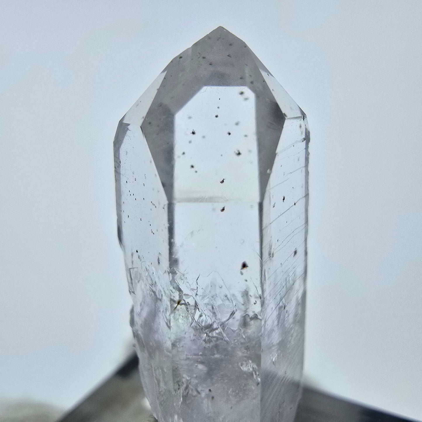 Cristal d'améthyste hématite fantôme Streep Mine, Goboboseb, Namibie 31 x 12 x 11 mm