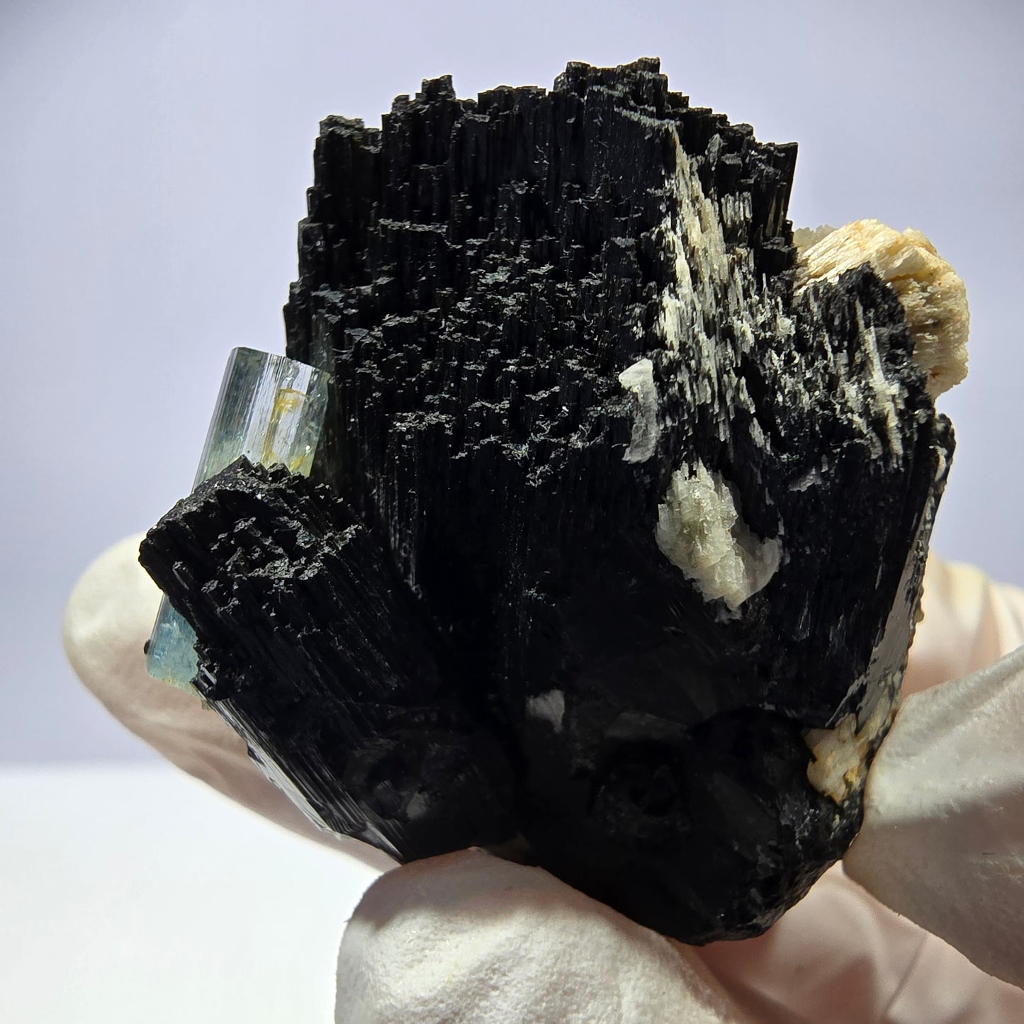 Spécimen rare de tourmaline Schorl, d'aigue-marine, d'hyalite et d'orthose, Erongo, Namibie, 38 x 39 x 21 mm