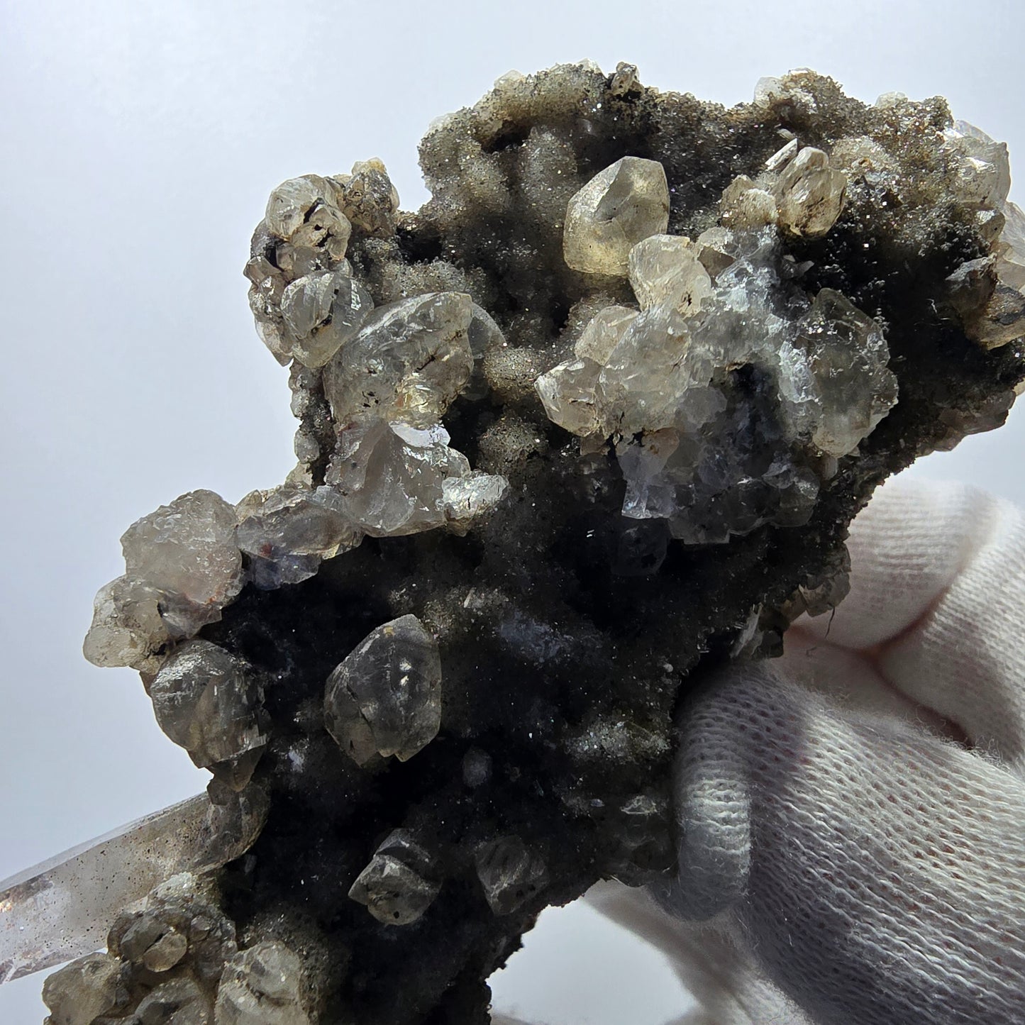 Quartz fumé Harlequin DT, calcite UV, spécimen de chrysocolle, Valentine Pocket, Namibie, 108 x 64 x 44 mm