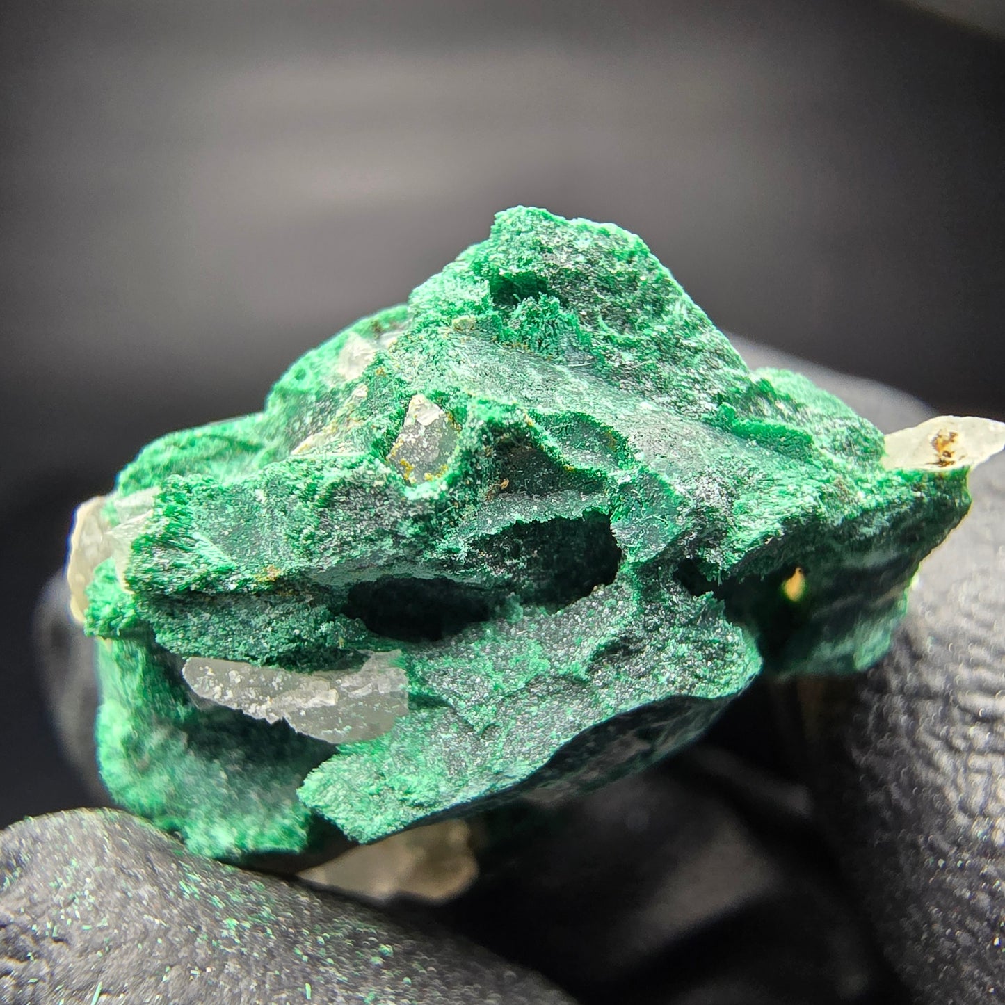 Seltene Malachit Stufe, grün Kaokoveld, Namibia 26*23*15mm Mineraliensammlung