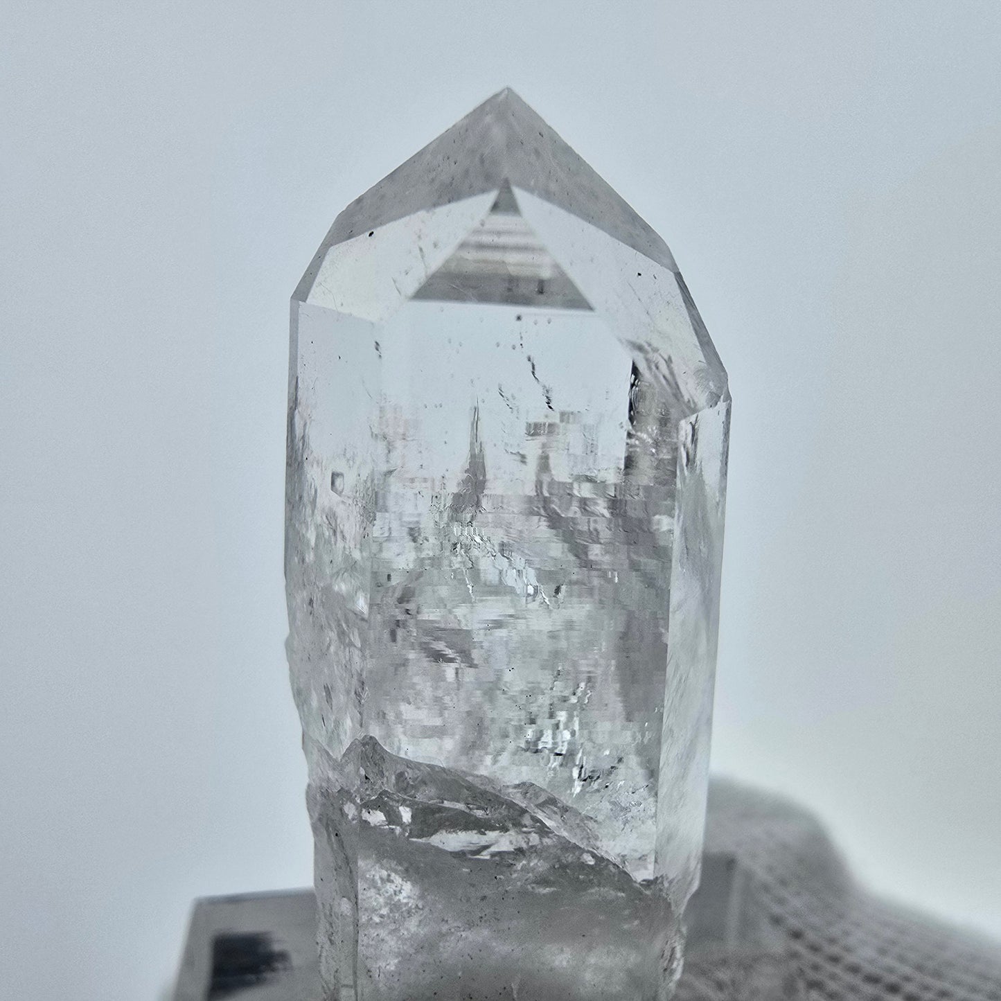 Klare Lemurian Phantom Quarz Spitze Streep Mine, Goboboseb, Namibia 39*16*11mm