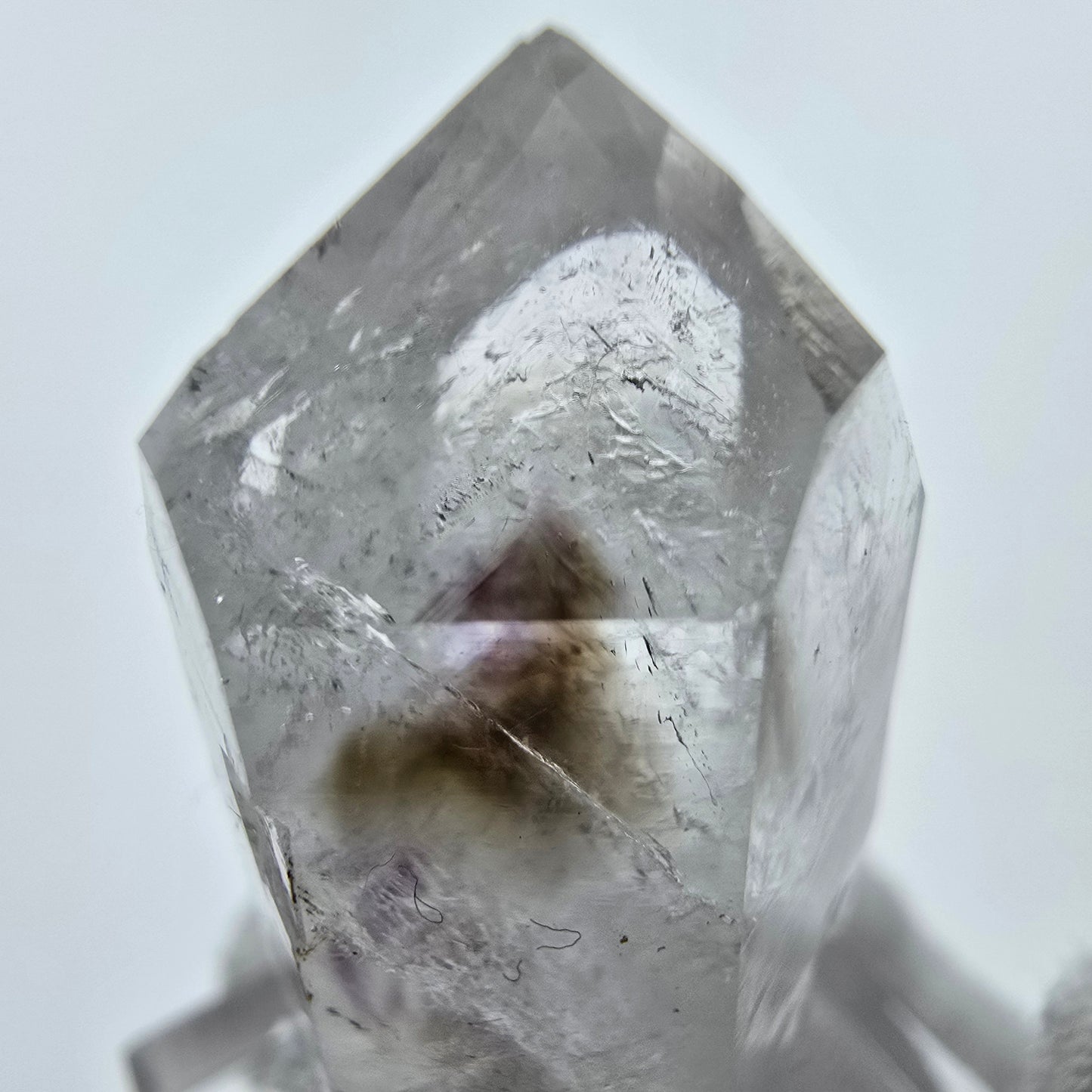 Klarer Phantom Amethyst mit Analcim Streep Mine Goboboseb Namibia 40*18*16mm