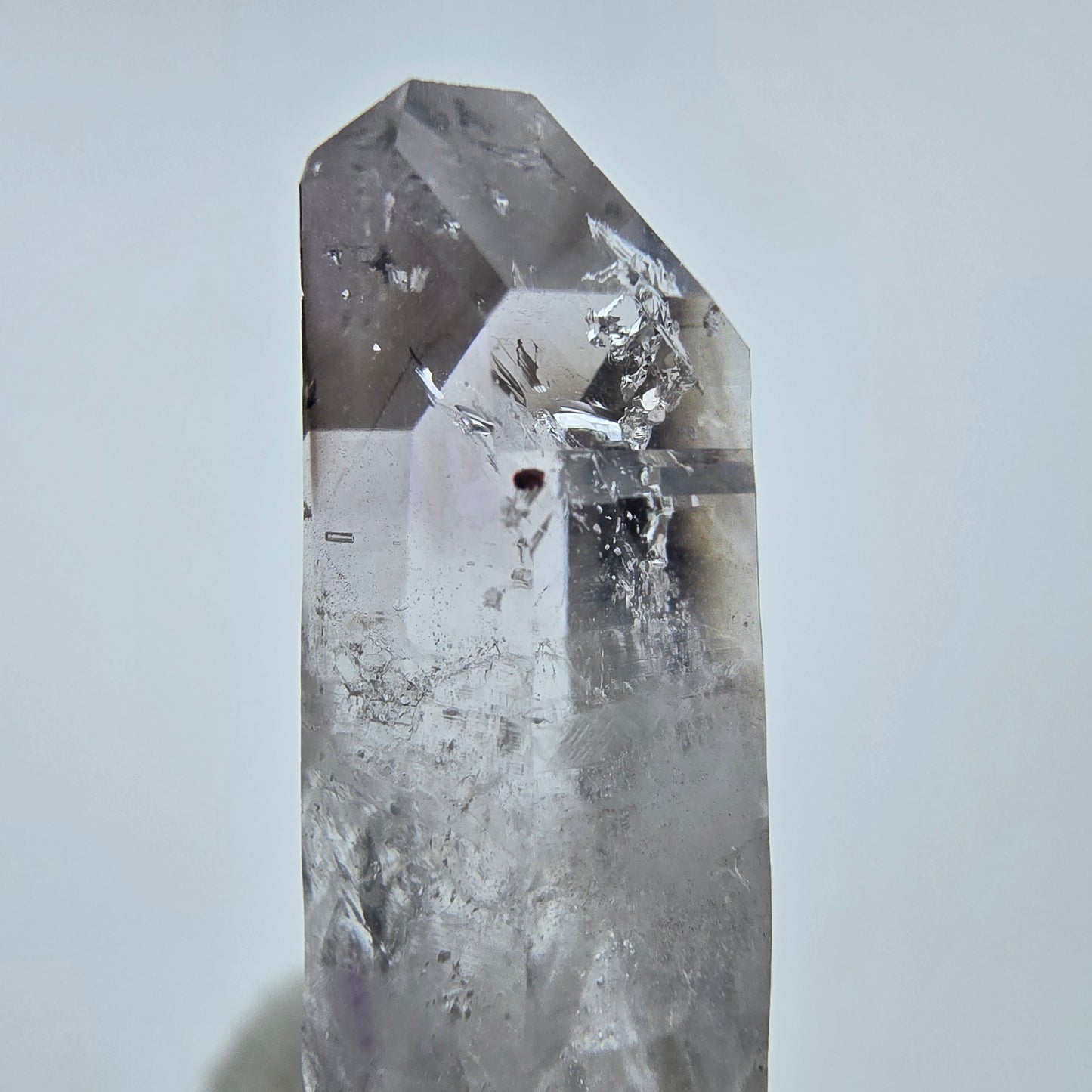 Cristal d'améthyste hématite fantôme Streep Mine, Goboboseb, Namibie 36 x 12 x 9 mm