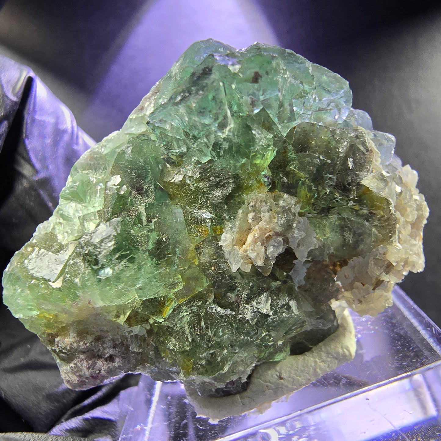 Seltene Fluorit XX Würfel Stufe grün mit Einschlüssen 36*28*13mm Okorusu Namibia