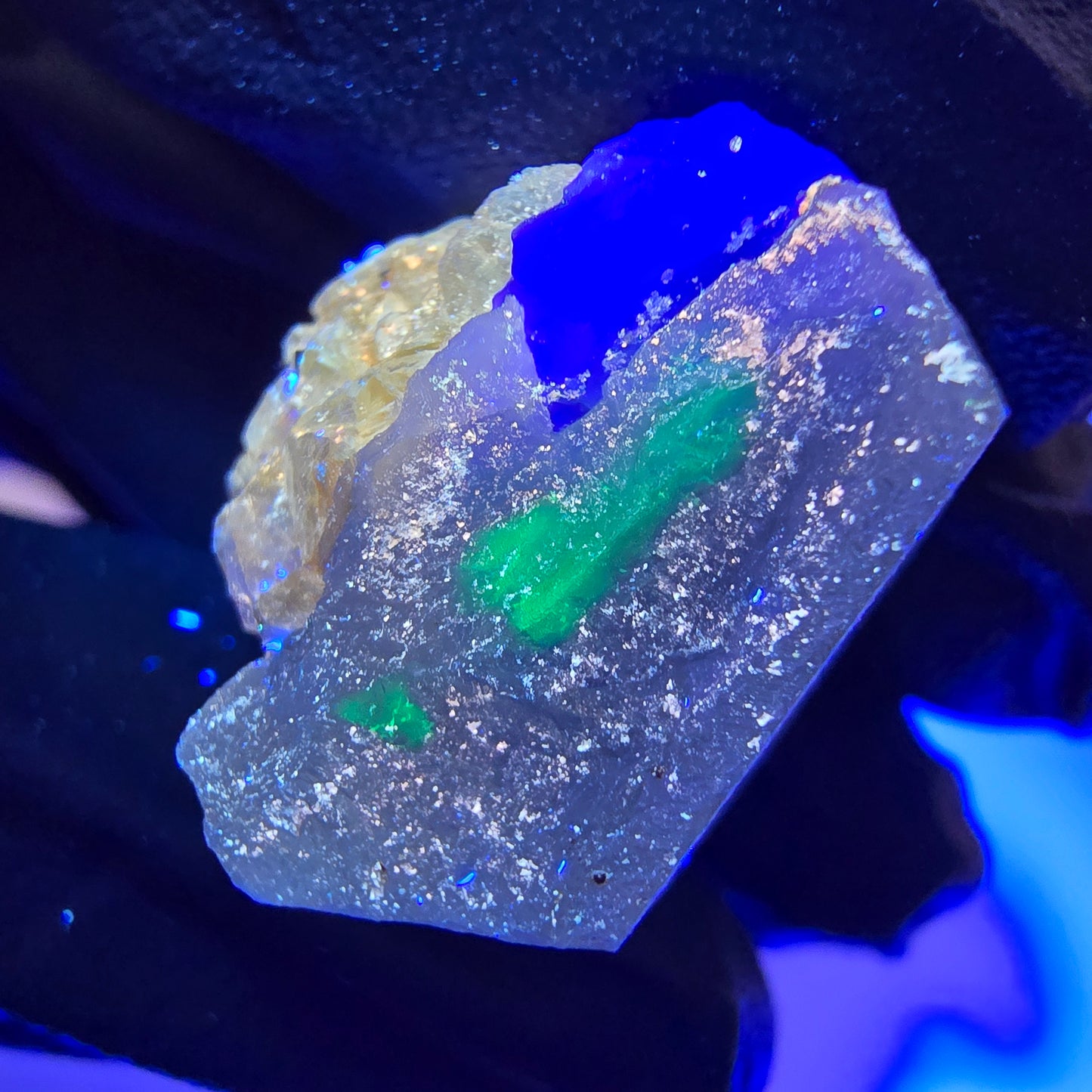 Fluorite fantôme, quartz fumé, hyalite, tourmaline de Schörl, muscovite, Erongo, Namibie, 23 x 19 x 15 mm