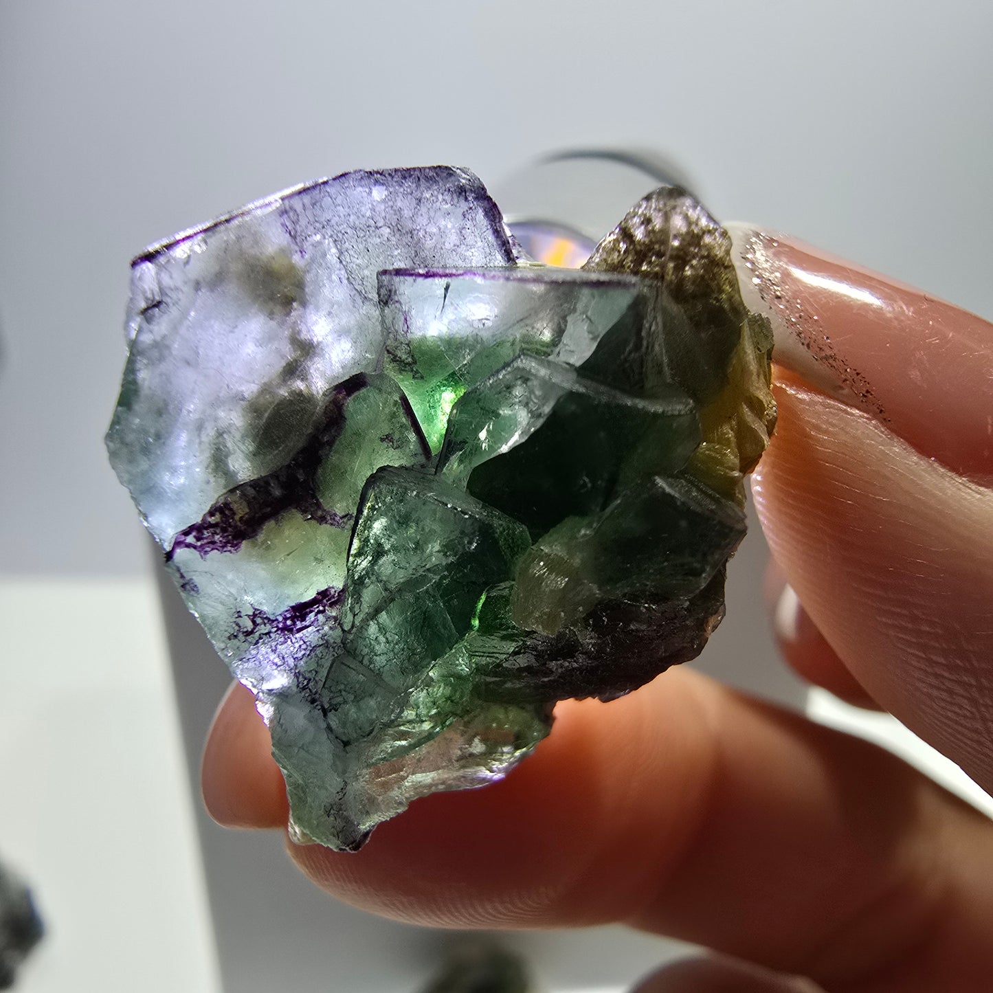 Lot de 16 marches en fluorite fantôme, hyalite, tourmaline Schörl, muscovite, Erongo, Namibie