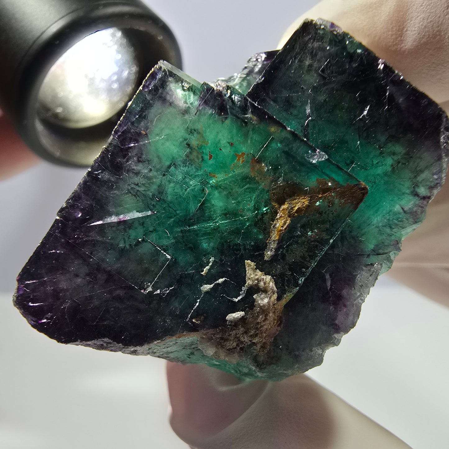 Spécimen de cube de fluorite fantôme parqueté vert violet Okorusu, Namibie 53*43*28mm