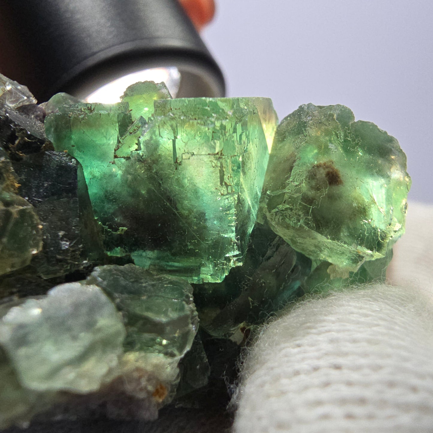 Phantom Fluorit Würfel Stufe parkettiert mit Quarz Okorusu Namibia 70*42*32mm