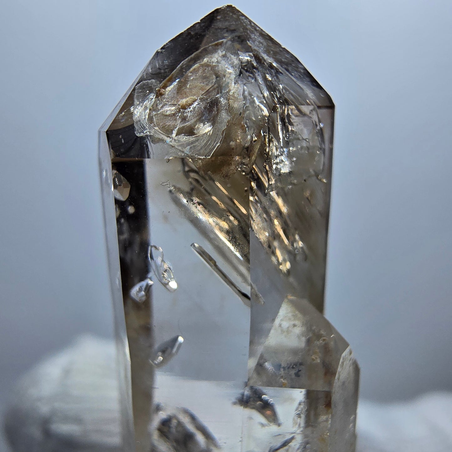 Pointe de quartz fumé fantôme Enhydro, 1x Bubble Goboboseb, Namibie 40 x 15 x 10 mm
