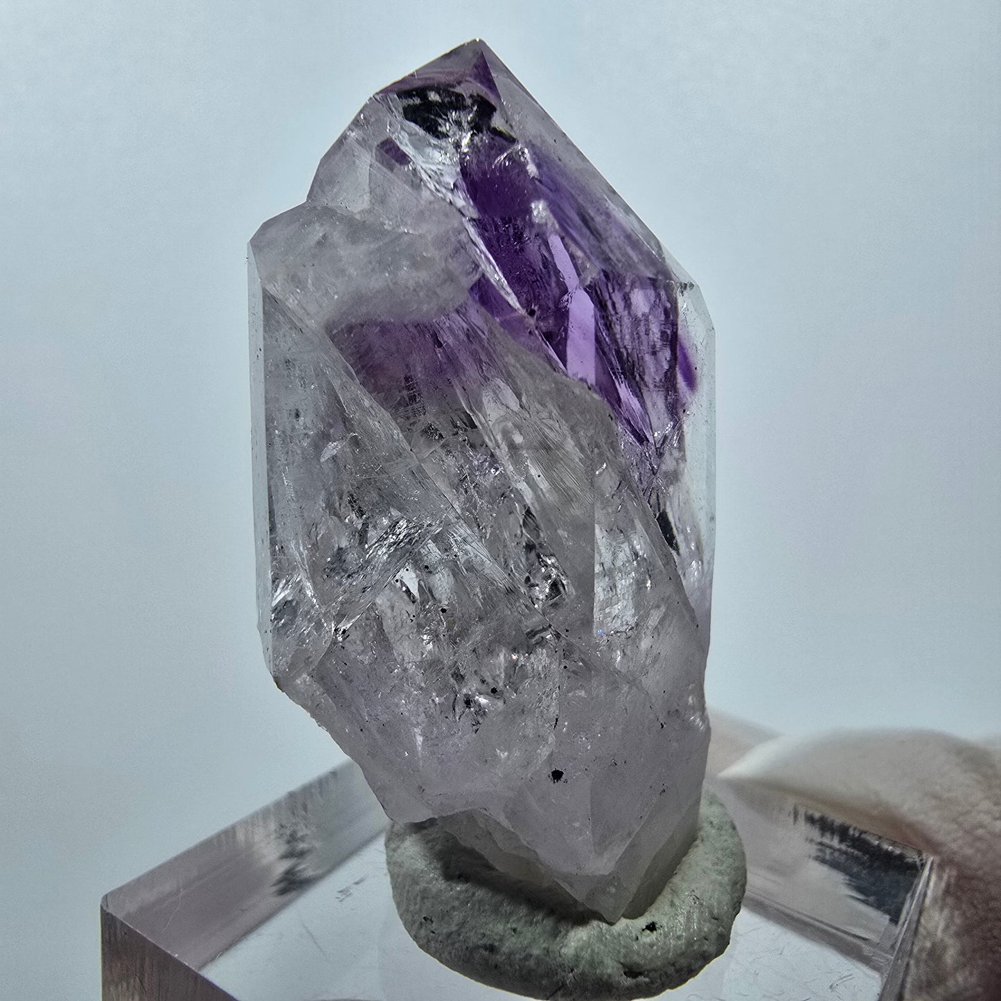 Améthyste fantôme, mine d'hématite Point Streep, Goboboseb, Namibie, 39 x 19 x 16 mm