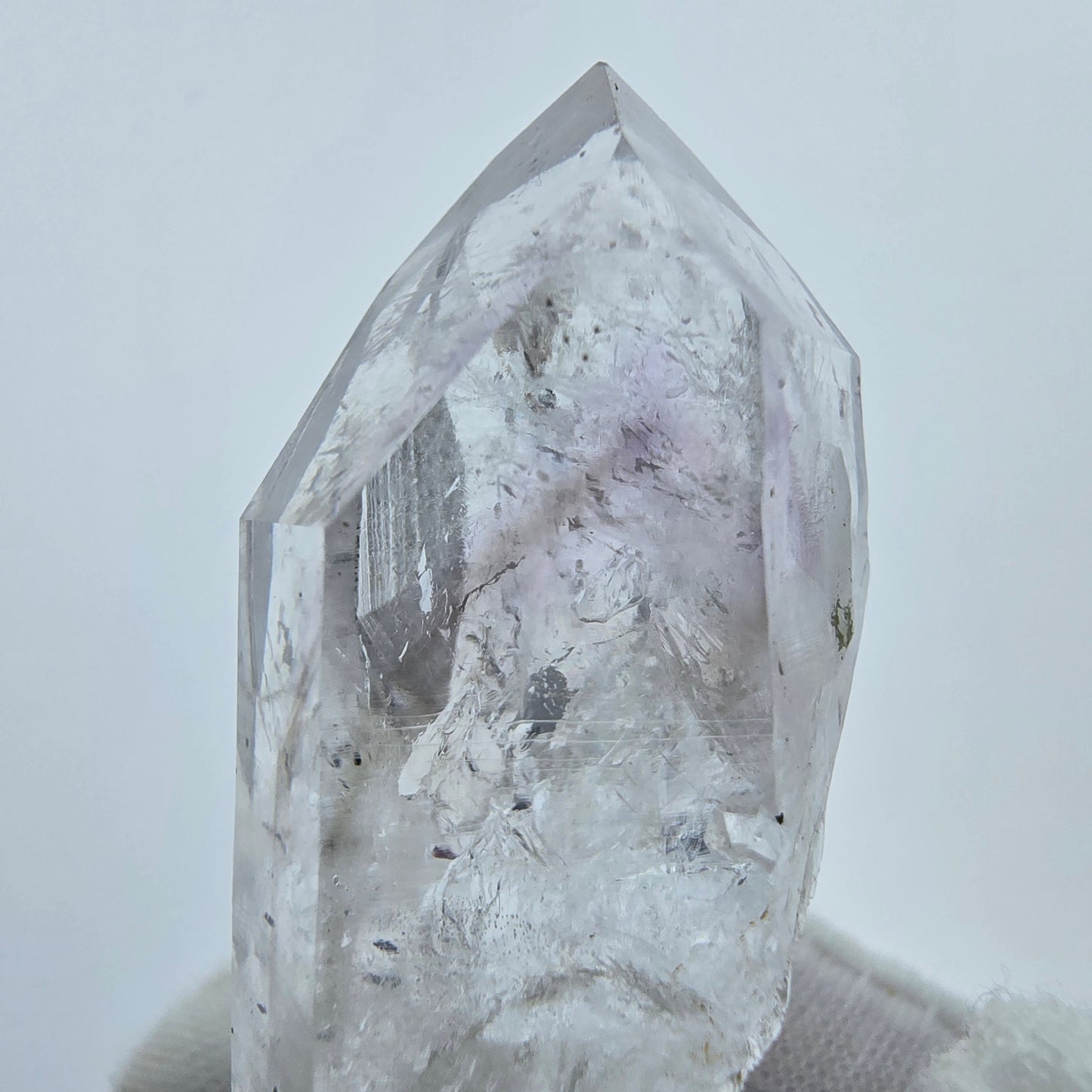 Harlekin Phantom Amethyst mit Epidot Streep Mine, Goboboseb, Namibia 46*22*20mm