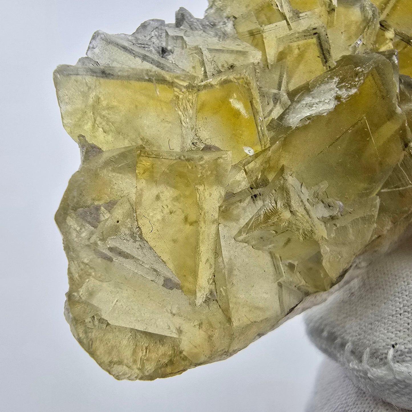 Klare Phantom Fluorit Würfel Stufe gelb Okorusu, Namibia 73*37*13mm Sammlung